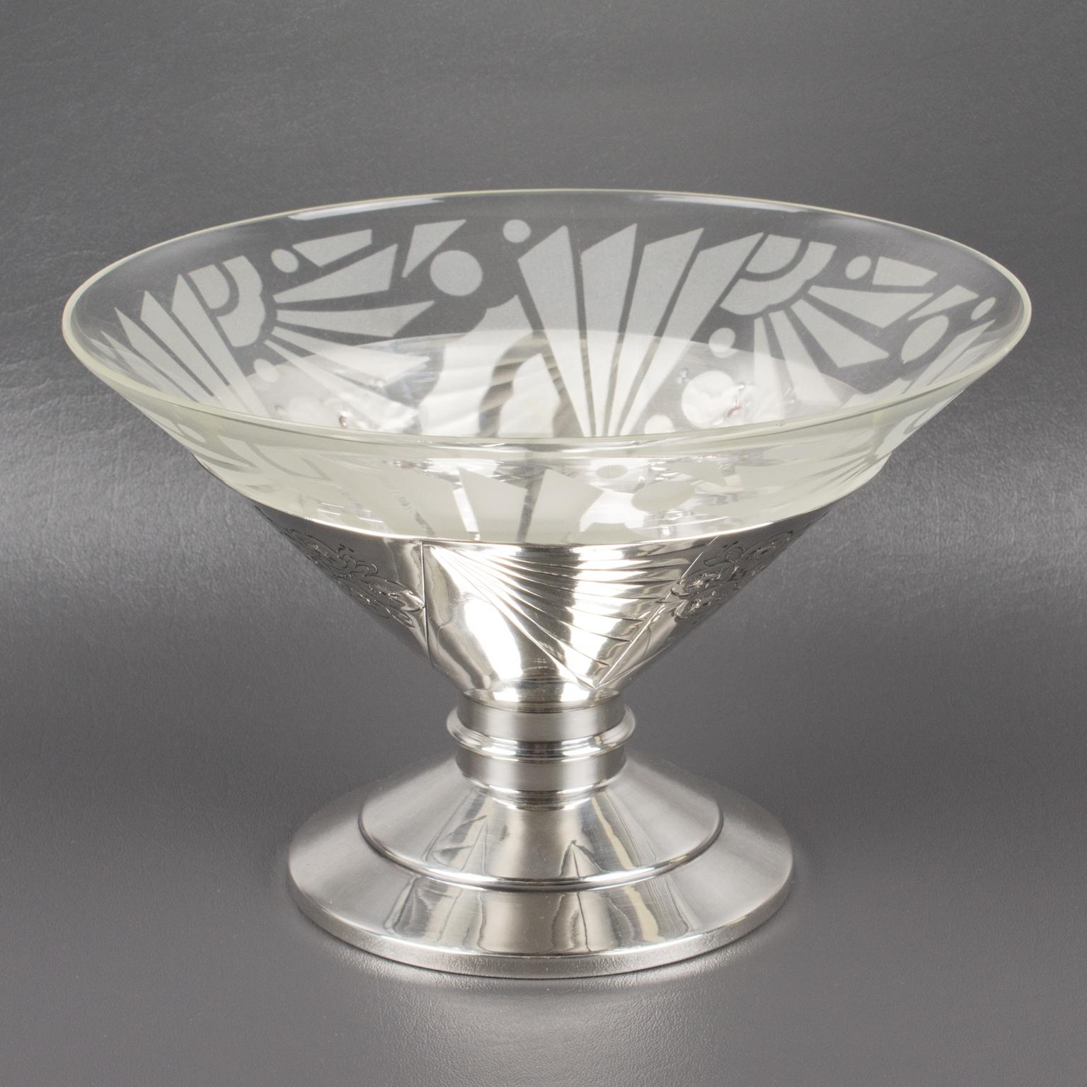 Art Deco Silver Plate and Etched Glass Centerpiece Bowl, 1930s In Good Condition For Sale In Atlanta, GA