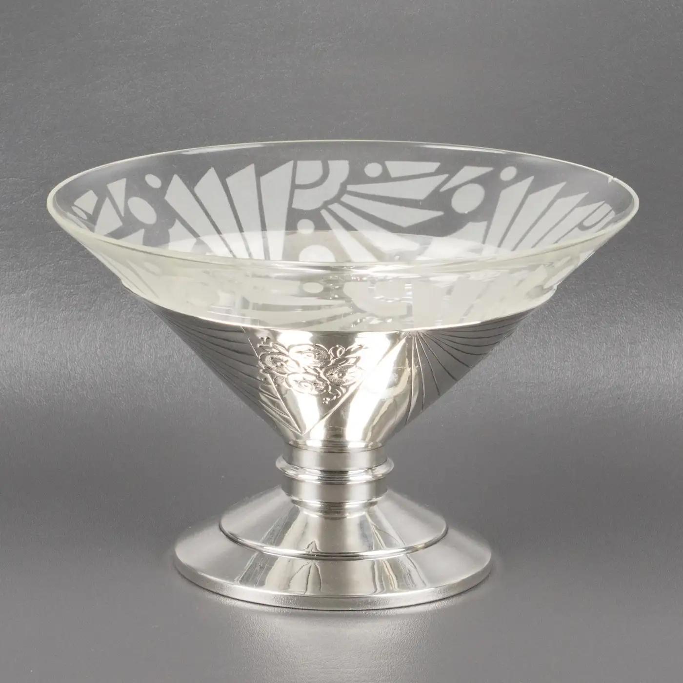 Milieu du XXe siècle Bol de centre de table Art déco en métal argenté et verre gravé, années 1930 en vente