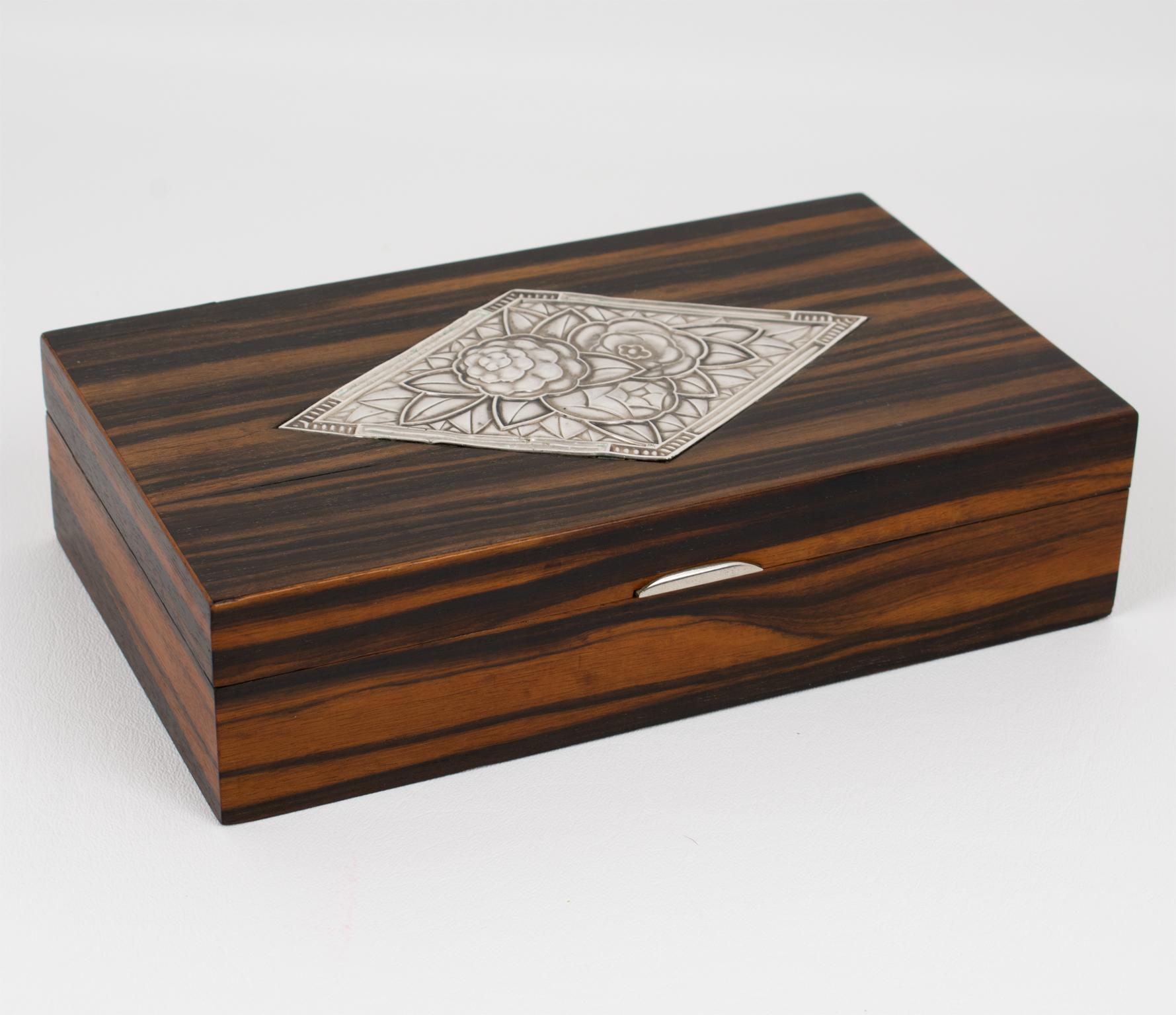 Caja Art Decó de chapa de plata y madera de macasar en Excelente estado para la venta en Atlanta, GA