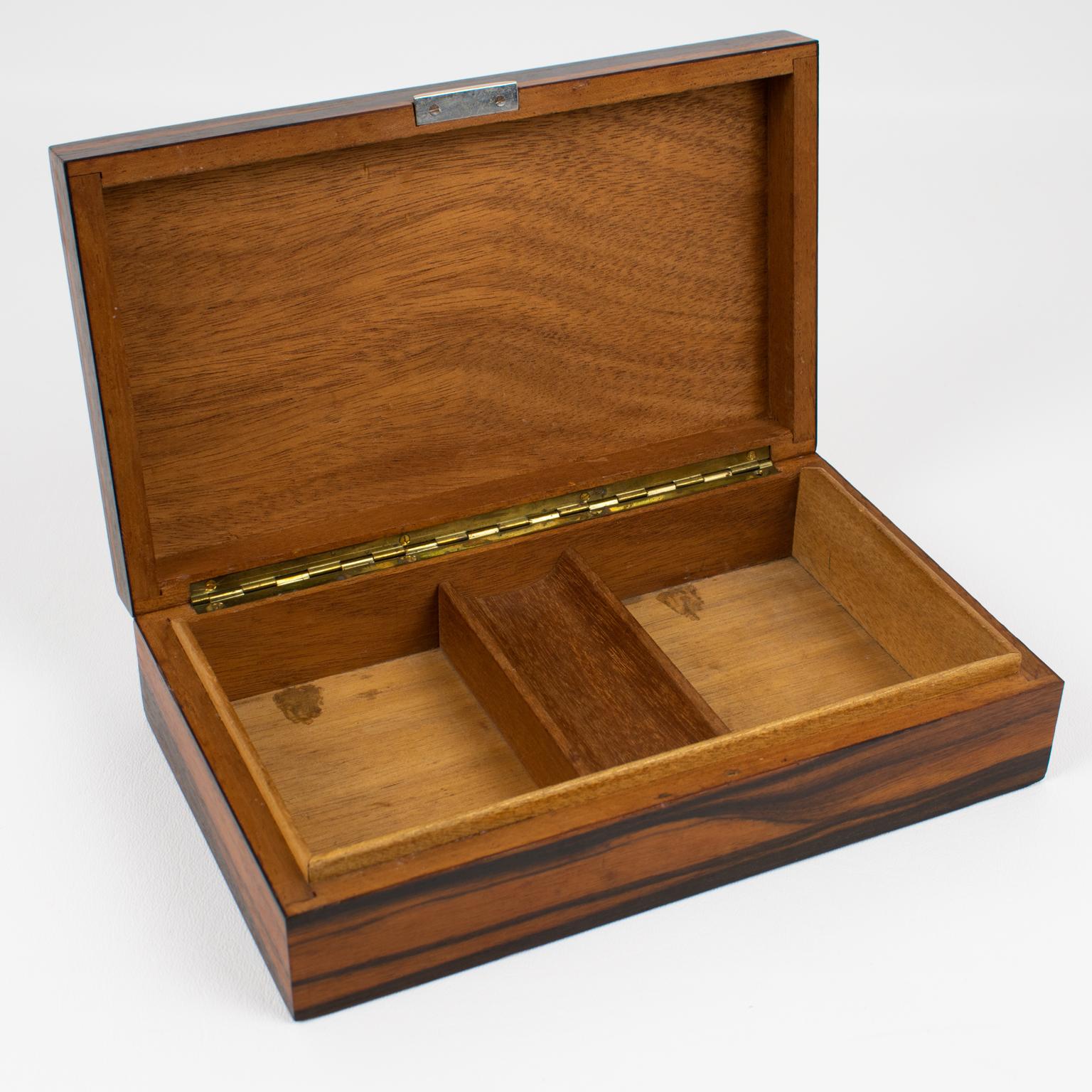 Caja Art Decó de chapa de plata y madera de macasar Metal en venta