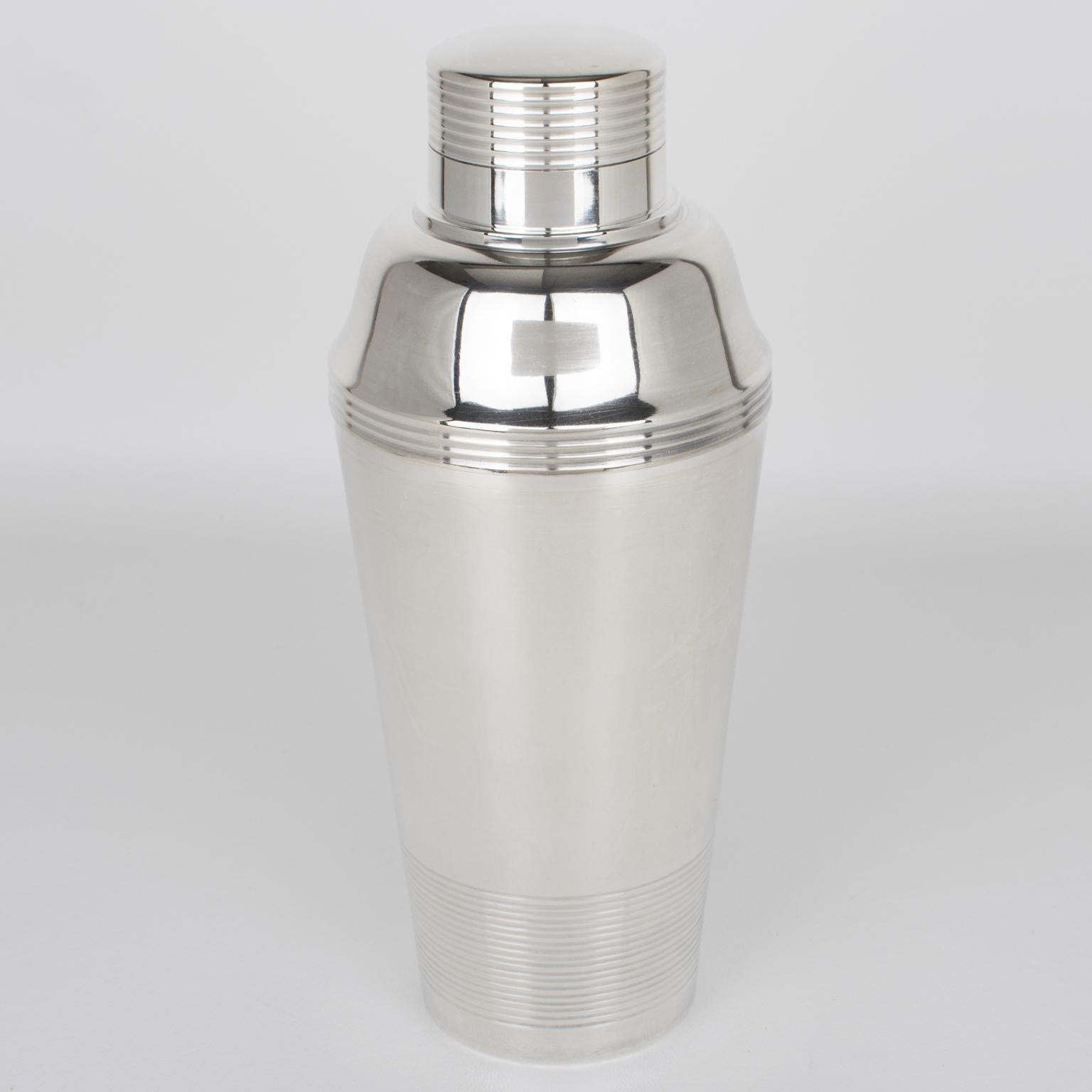 Francese Shakers da cocktail in argento Art Deco e sei bicchieri da bar, circa 1940 in vendita