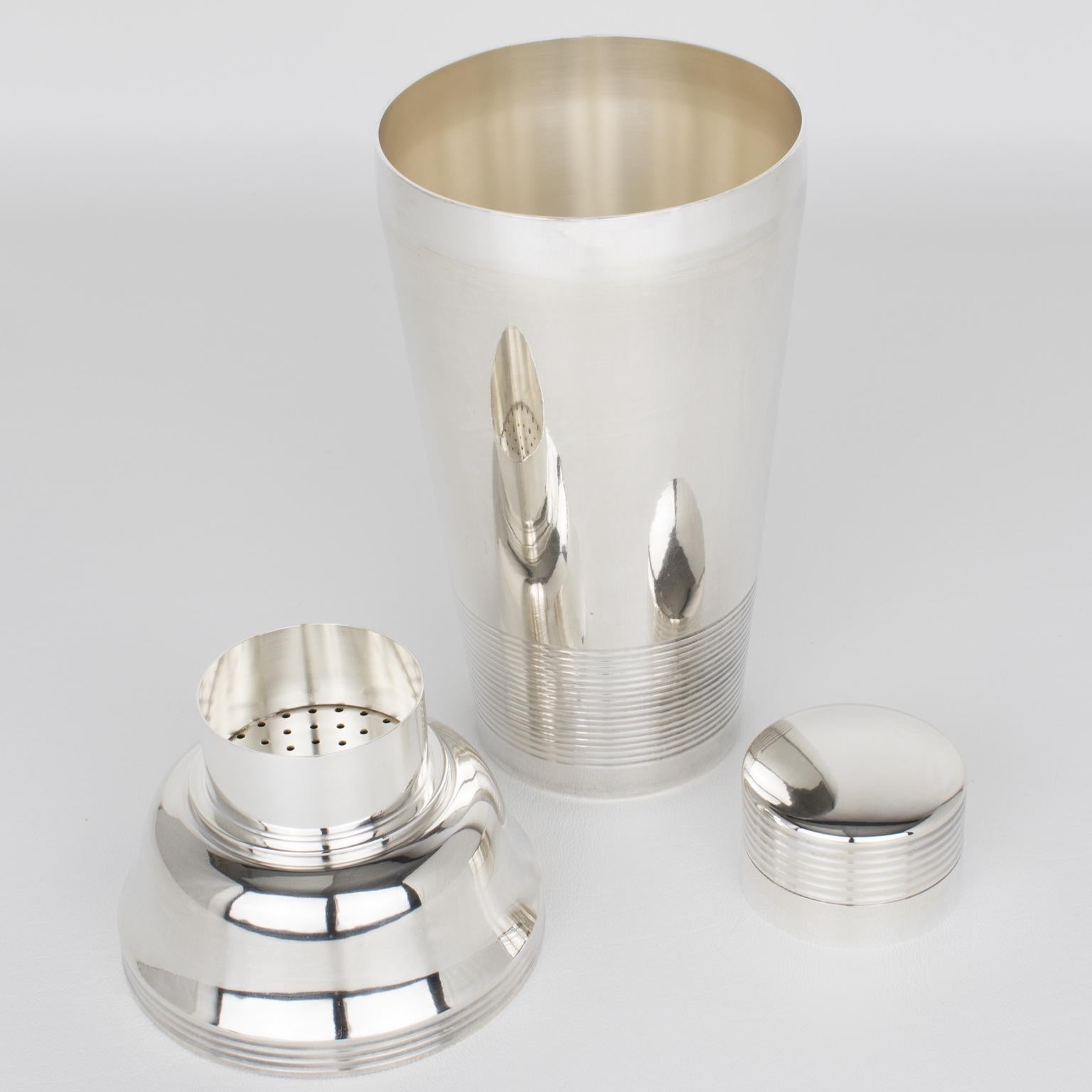 Shakers da cocktail in argento Art Deco e sei bicchieri da bar, circa 1940 In condizioni buone in vendita a Atlanta, GA