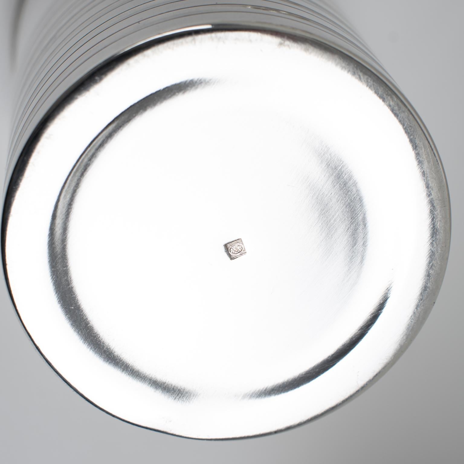 Metà XX secolo Shaker da cocktail in argento Art Déco dell'argentiere Boulanger Paris, anni '40 in vendita