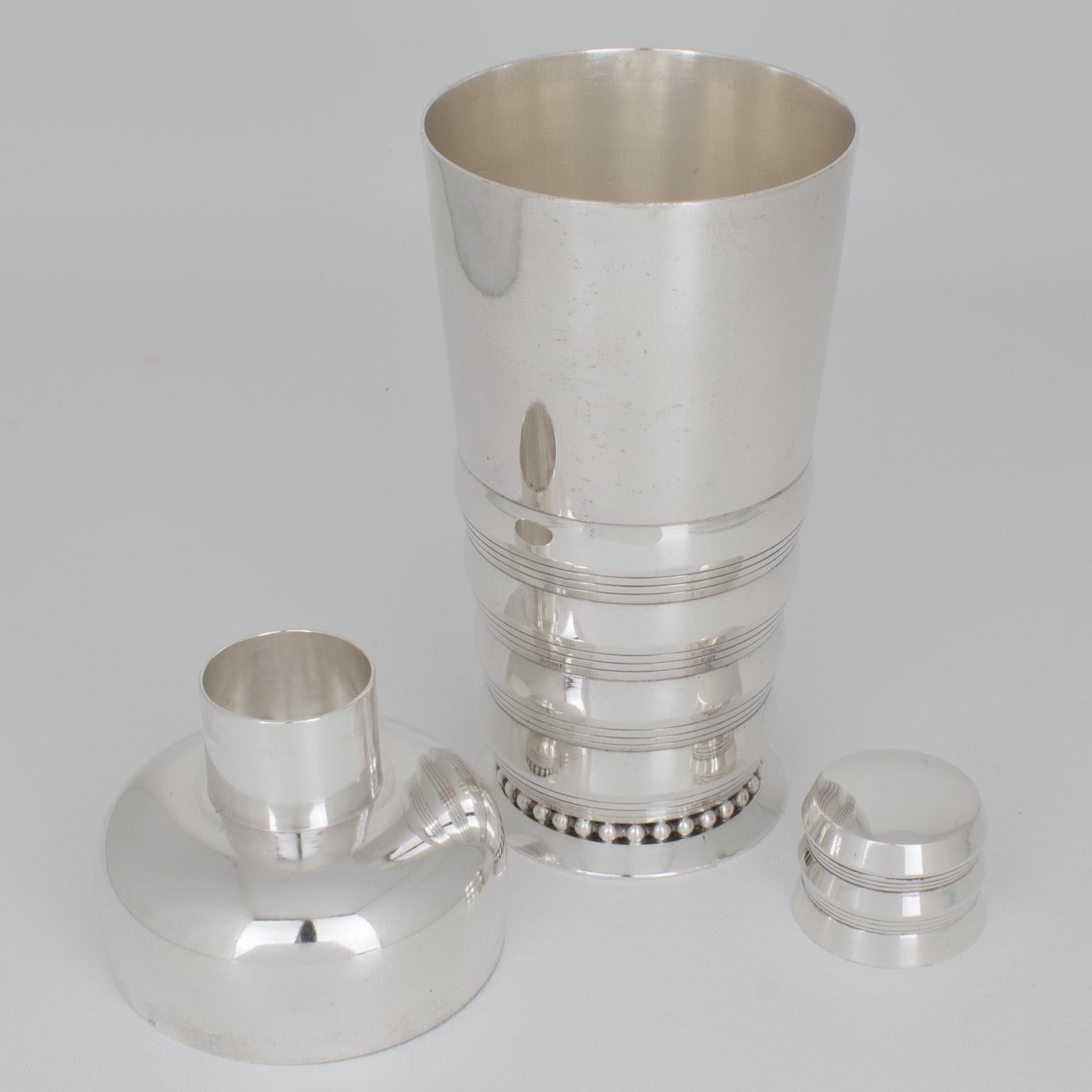 Art Deco Silver Plate Cocktail Shaker by Silversmith Memery France, 1940s In Good Condition For Sale In Atlanta, GA