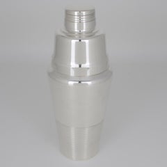 Coctelera Art Decó de plata plateada del orfebre Orfévrerie Liberté, años 40