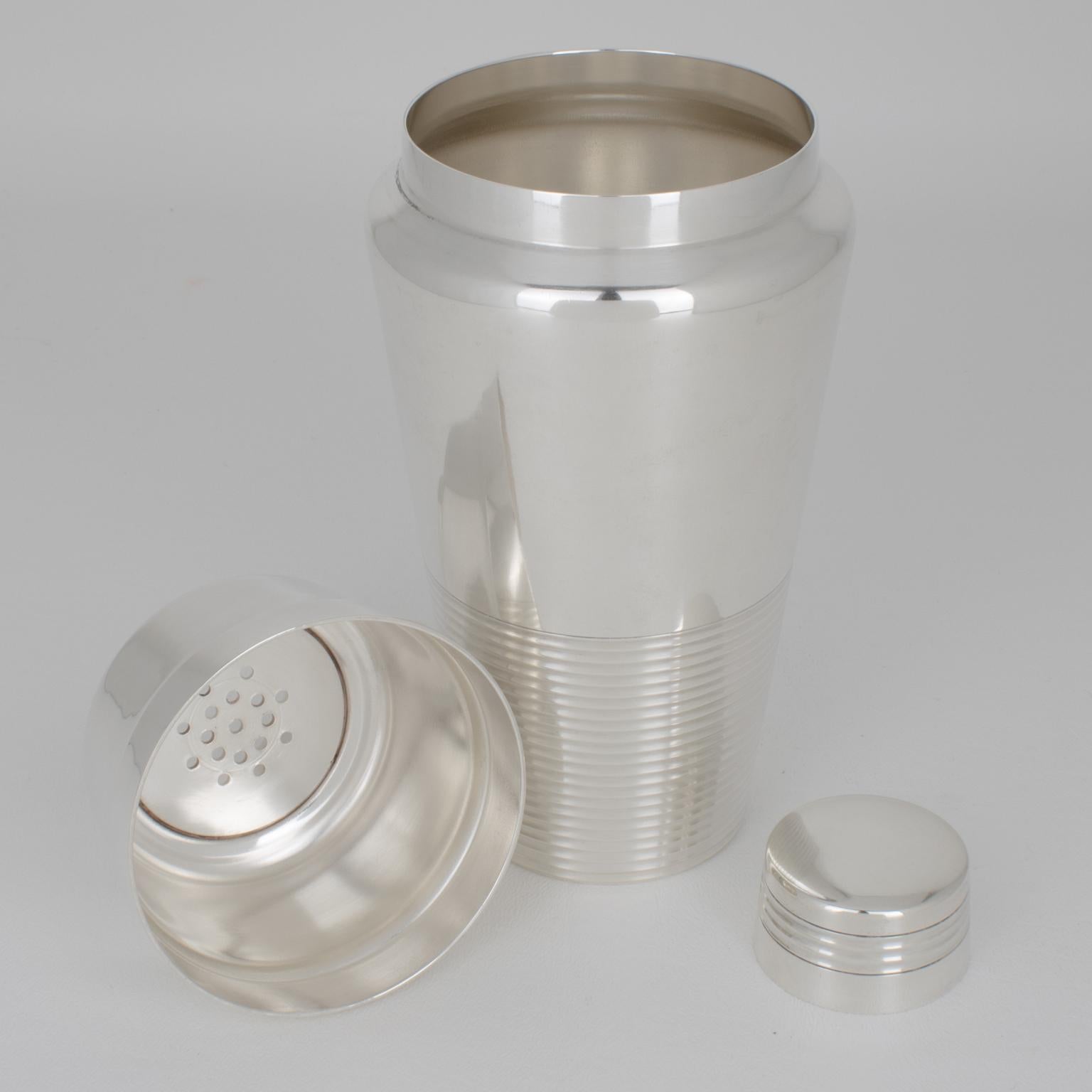 Métal Shakers à cocktail en métal argenté Art déco par l'orfèvre Orfévrerie Liberté, années 1940 en vente