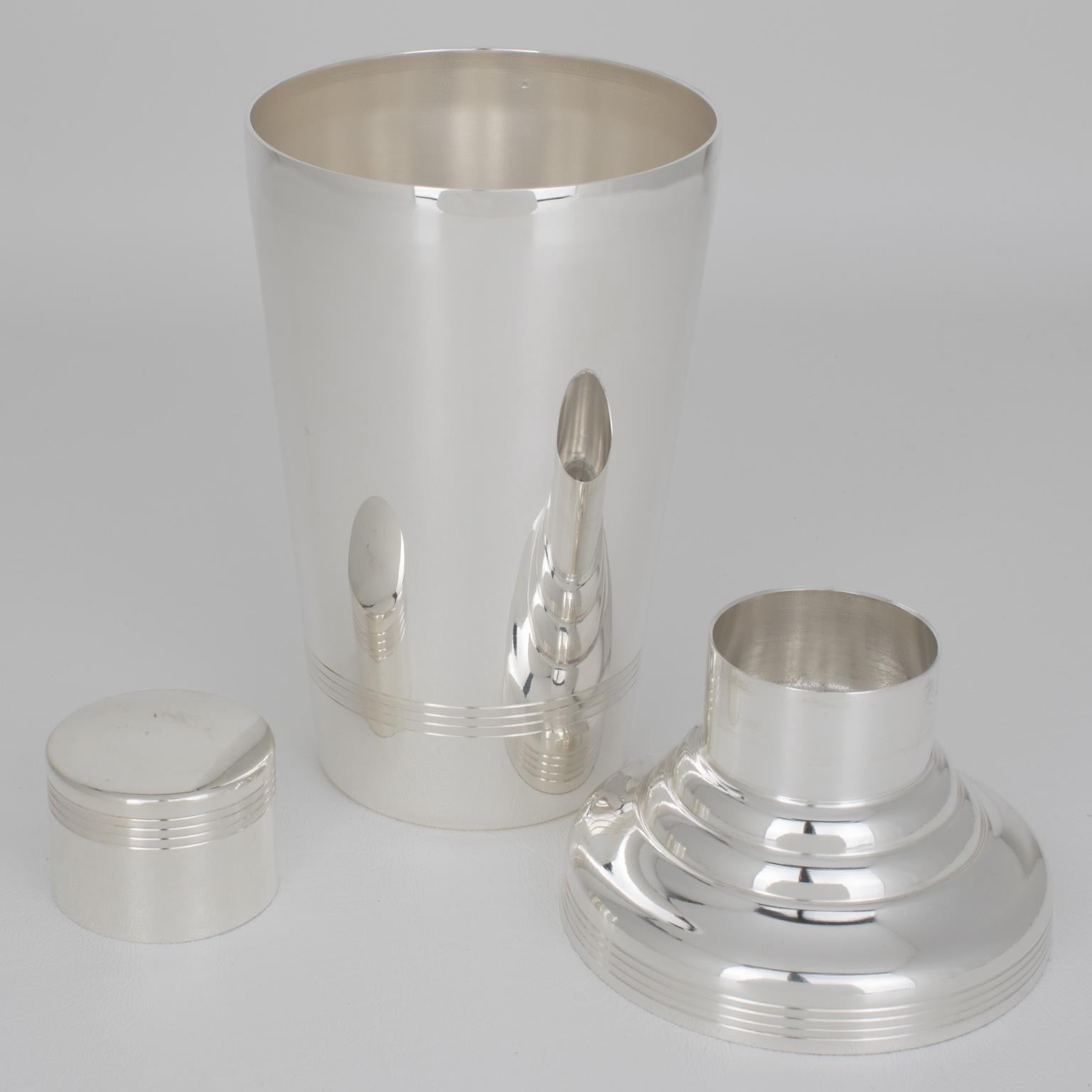 French Art Deco Silver Plate Cocktail Shaker by Silversmith Stassart, Paris 1940s For Sale