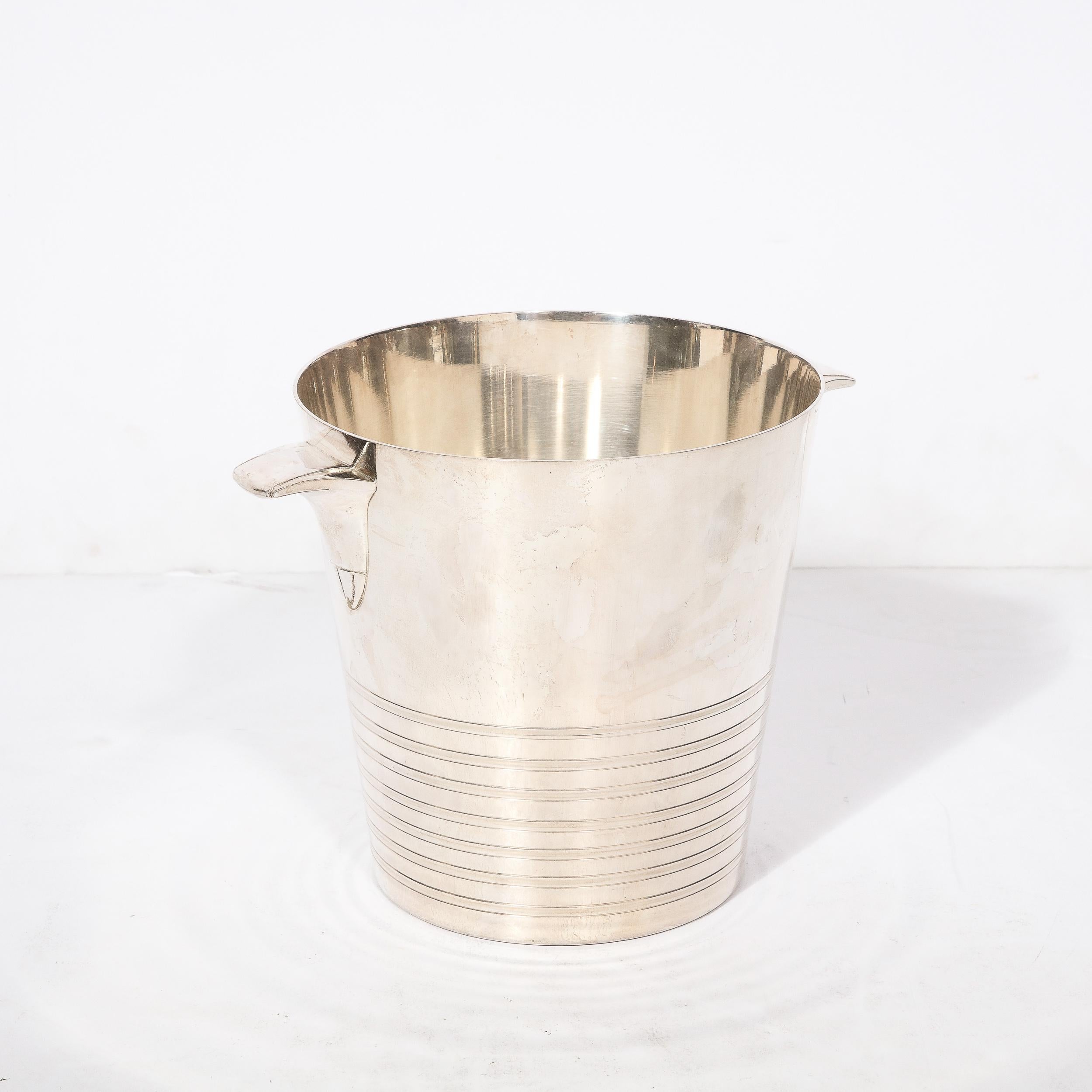 Art Deco Silver Plate Ice Bucket with Curved Handles and Banded Detailing In Excellent Condition For Sale In New York, NY