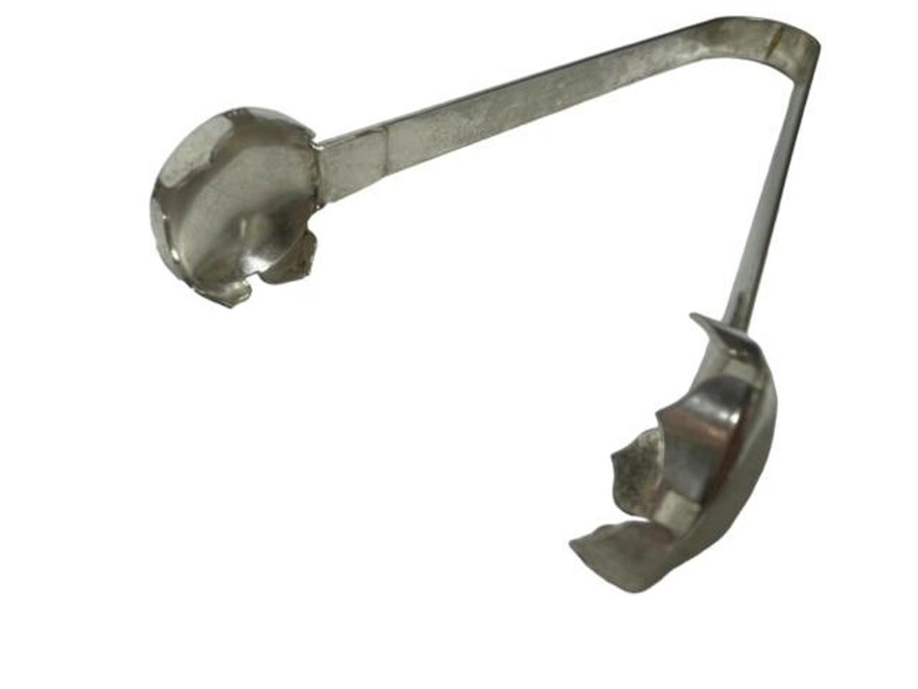 Art Deco Silver Plate Ice Tong with Circular Cap Form Grips In Good Condition For Sale In Nantucket, MA