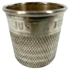 Medidor de bebidas espirituosas Art Déco en plata de P.H. Vogel "SÓLO UN POCO"