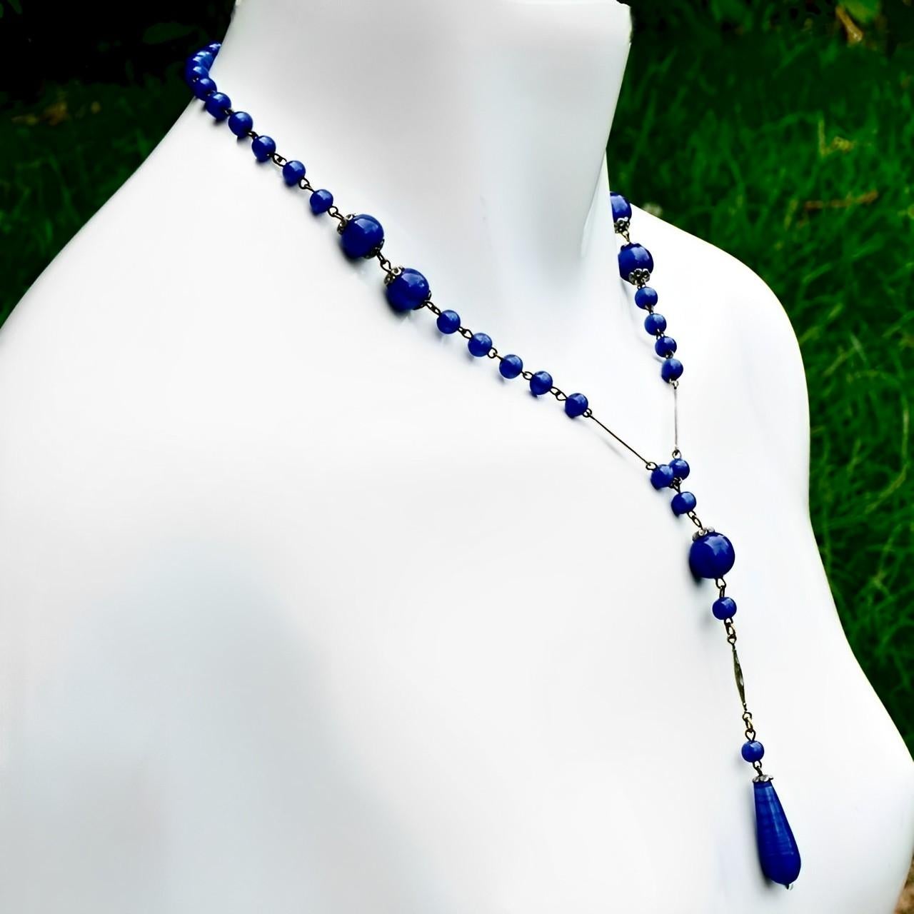Art Deco Silver Plated and Electric Blue Glass Lavalier Necklace In Good Condition For Sale In London, GB