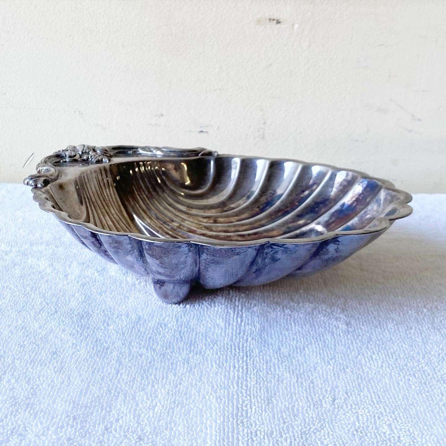 Art Deco Silver Plated Clam Shell Dish/Catch All In Good Condition For Sale In Delray Beach, FL