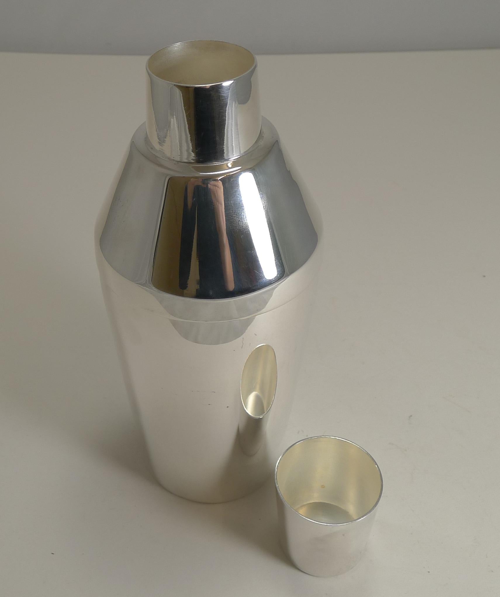 Art Deco Silver Plated Cocktail Shaker by Elkington & Co., circa 1930 In Good Condition In Bath, GB