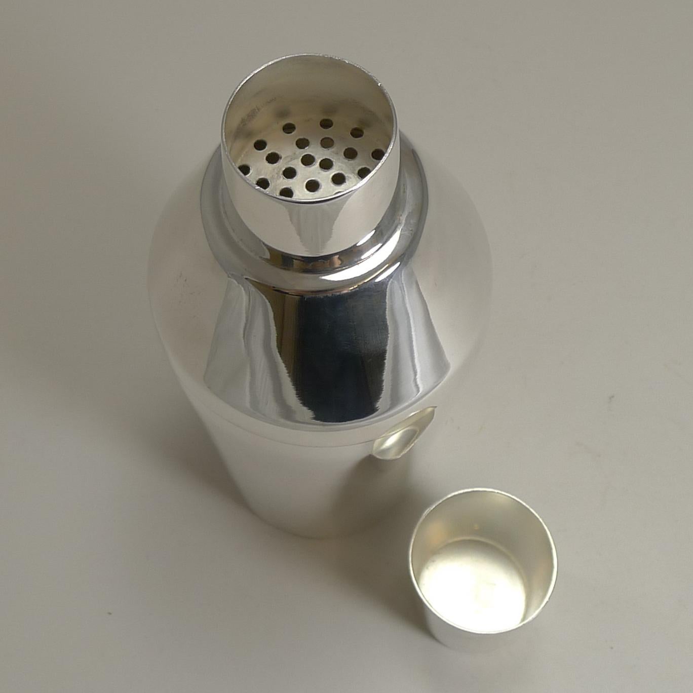 Mid-20th Century Art Deco Silver Plated Cocktail Shaker by Elkington & Co., circa 1930