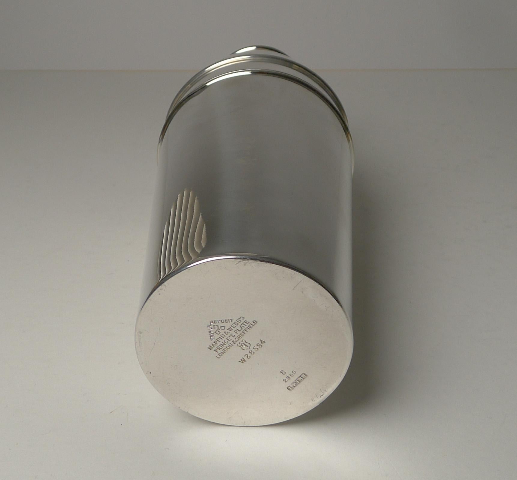 Art Deco Silver Plated Cocktail Shaker by Mappin & Webb, Integral Ice Breaker For Sale 1