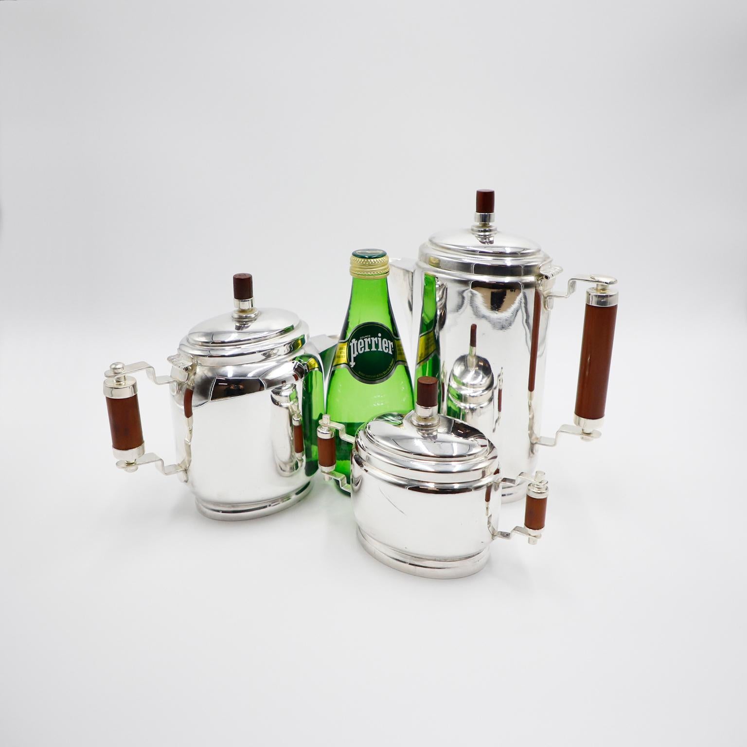 Art Deco Silver plated Coffee Set In Good Condition For Sale In Mexico City, CDMX