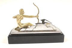 Figura di Diana la Cacciatrice placcata in argento Art Deco, circa anni '30