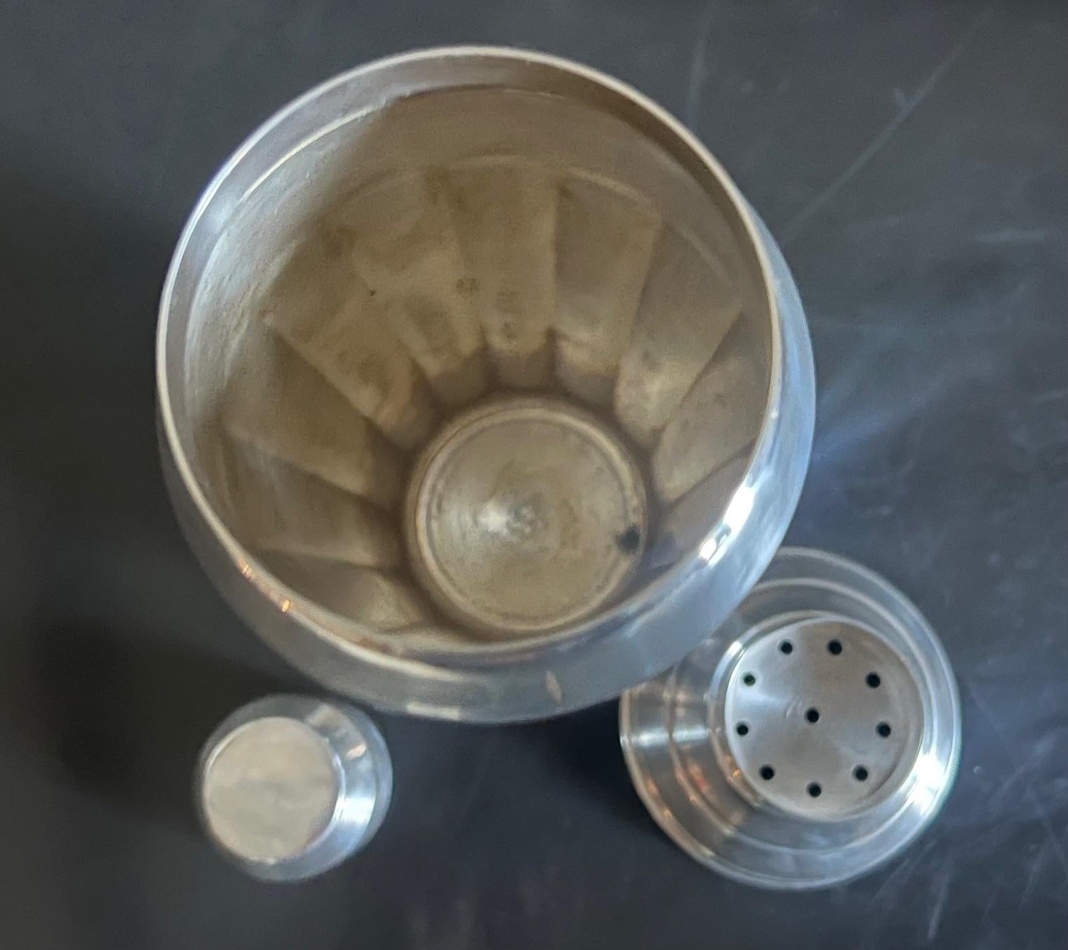 Art Deco Silver Plated French Cocktail Shaker, c. 1940's For Sale 6