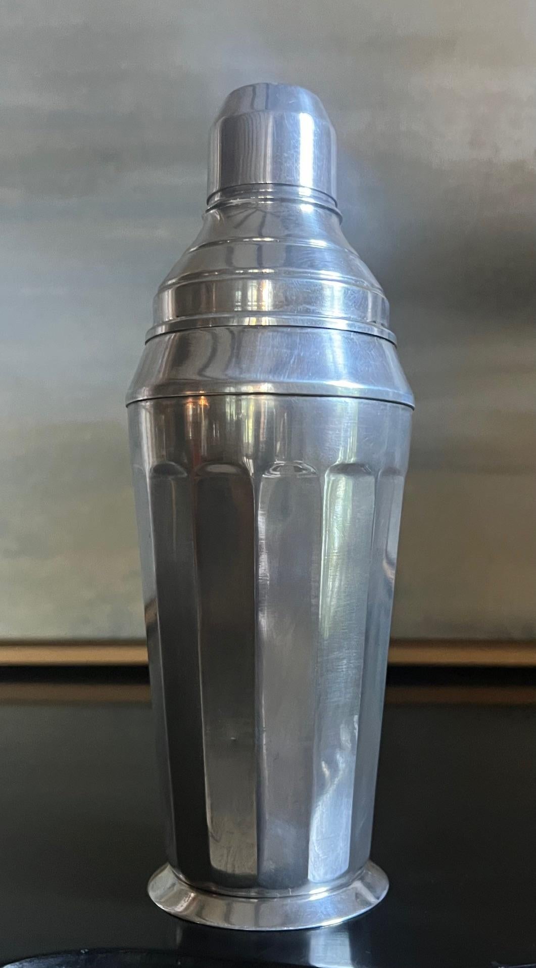 Art Deco Silver Plated French Cocktail Shaker, c. 1940's For Sale 2