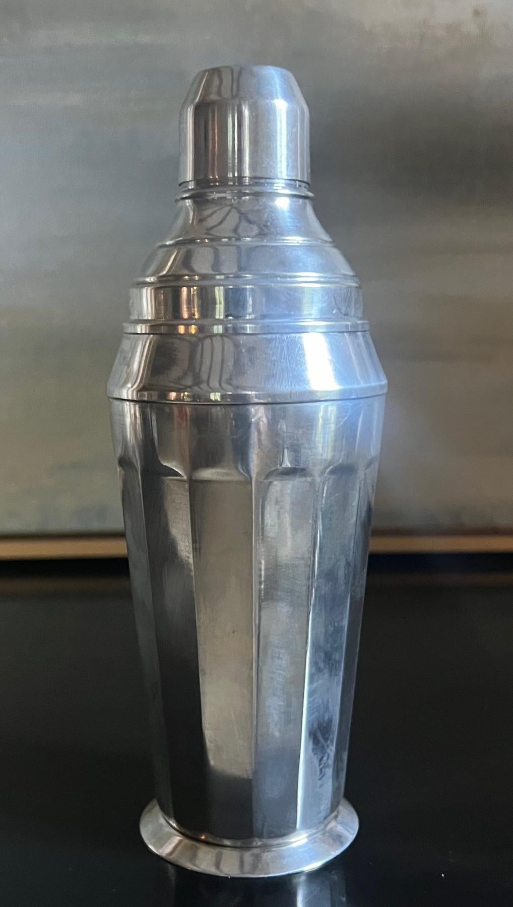 Art Deco Silver Plated French Cocktail Shaker, c. 1940's For Sale 3