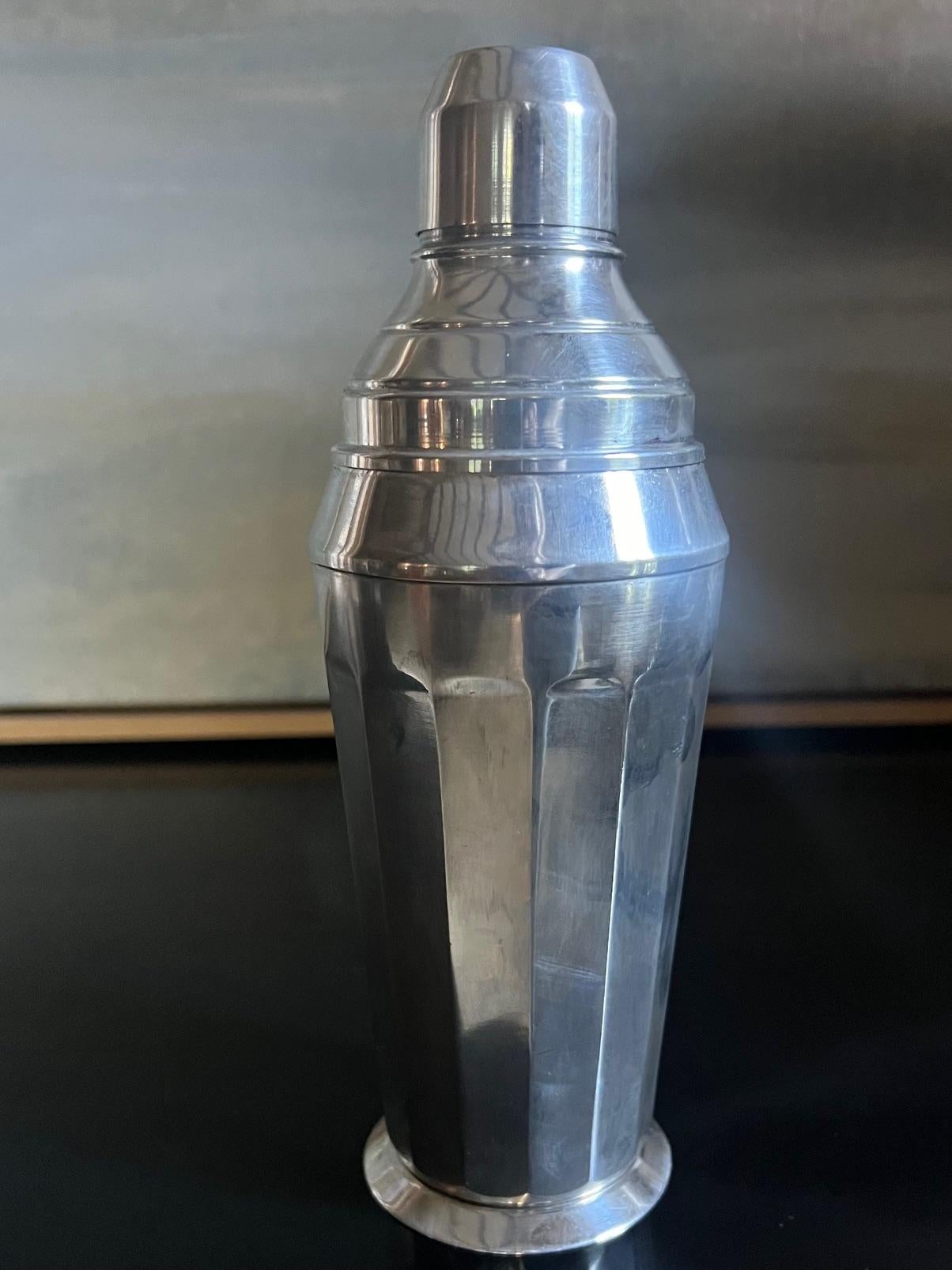 Art Deco Silver Plated French Cocktail Shaker, c. 1940's For Sale 4