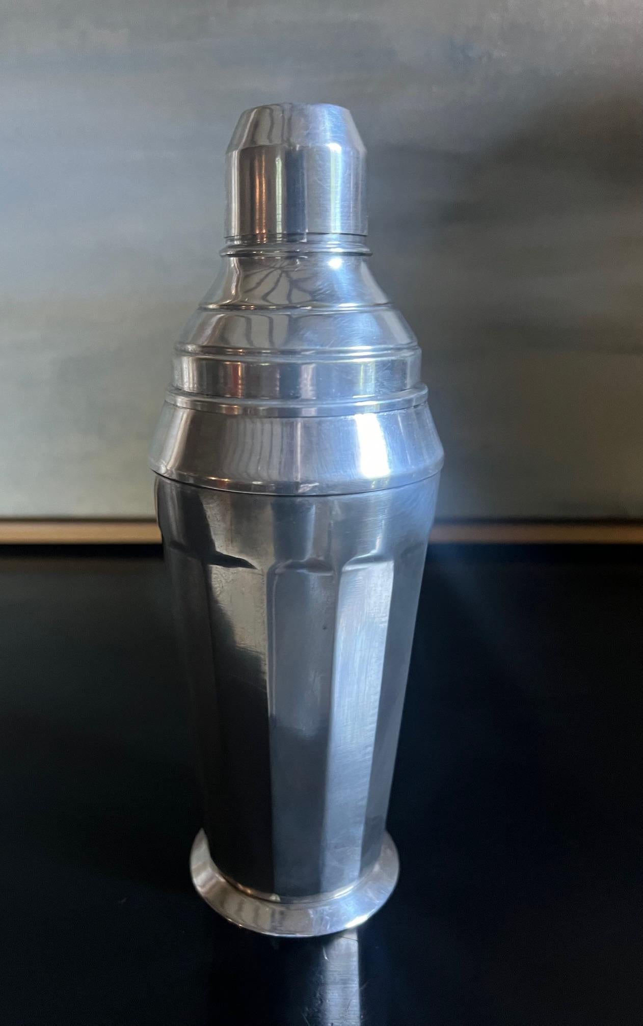Art Deco Silver Plated French Cocktail Shaker, c. 1940's For Sale 5