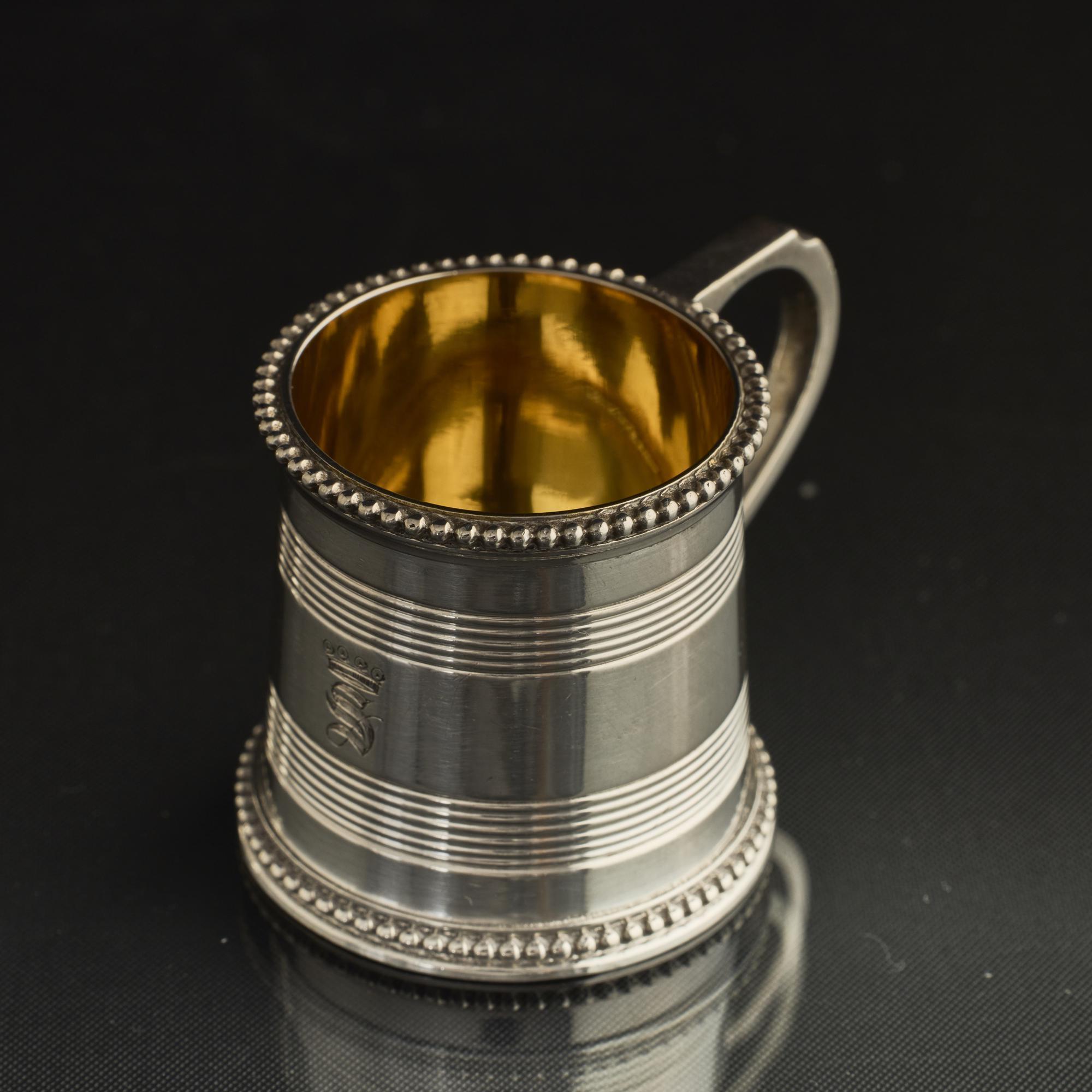Metà XIX secolo Set di sei tazze da liquore in argento in stile Giorgio III in vendita