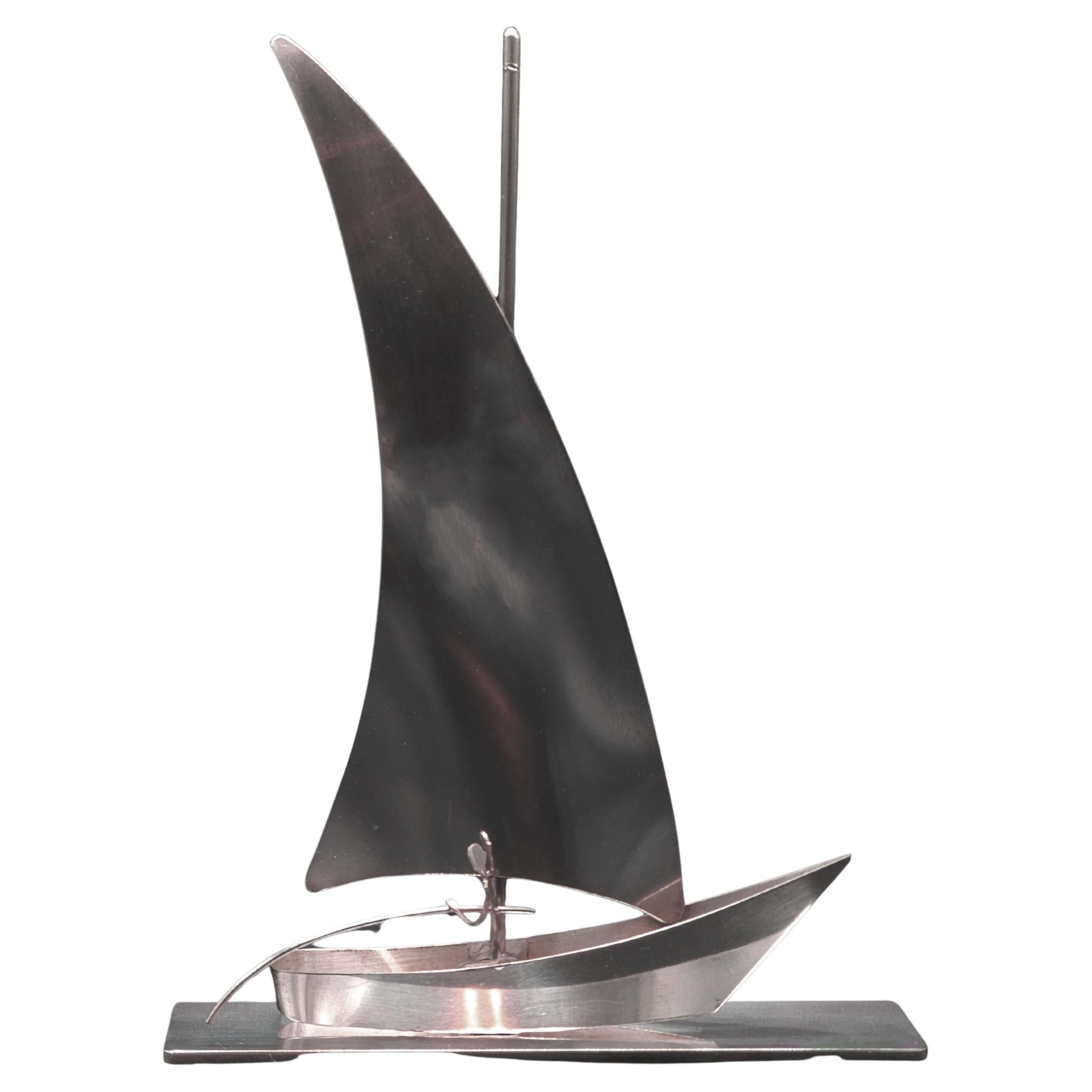 Velero Art Déco plateado con pescador de Hagenauer