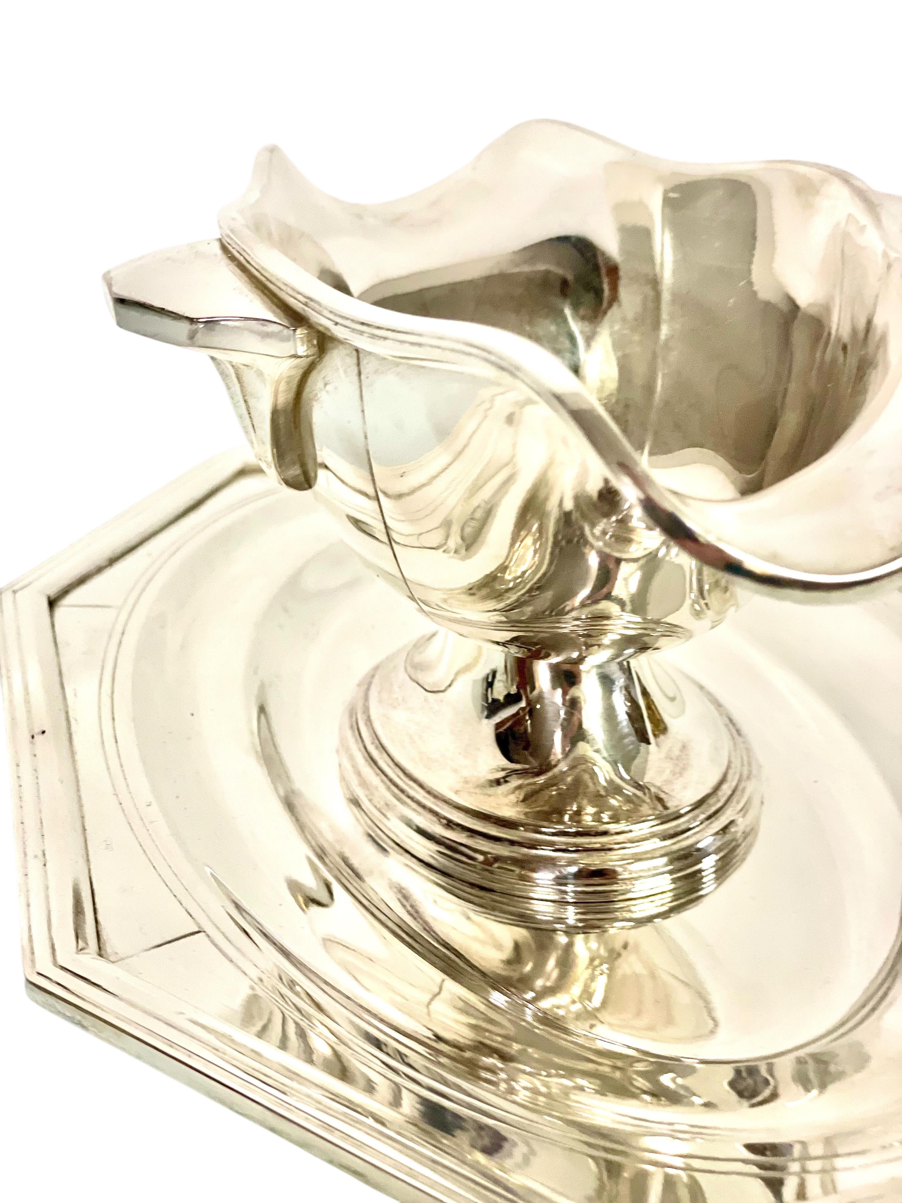 Versilberter Sauciere im Art déco-Stil, ca. 1930er Jahre im Angebot 4