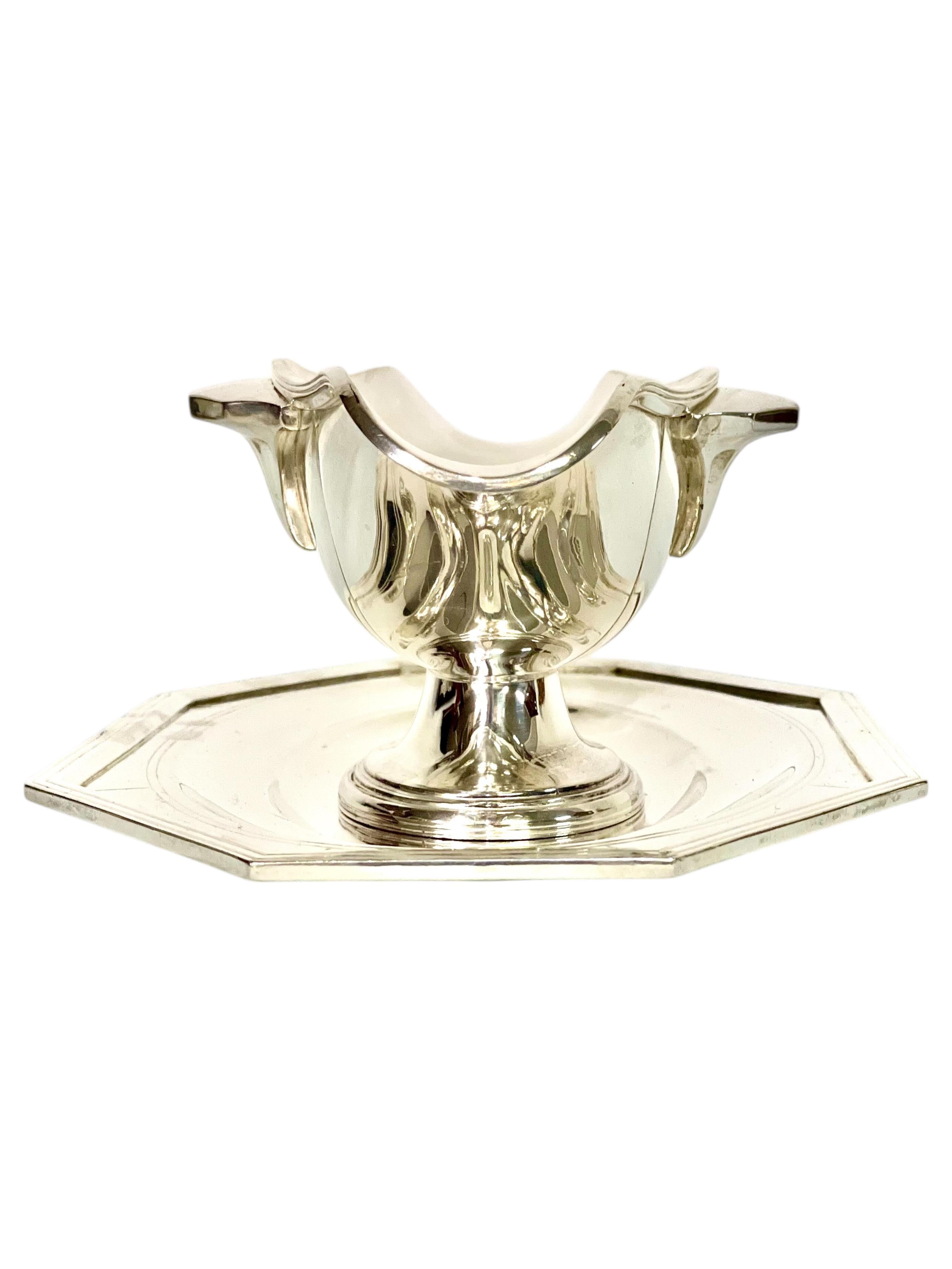 Versilberter Sauciere im Art déco-Stil, ca. 1930er Jahre im Angebot 11