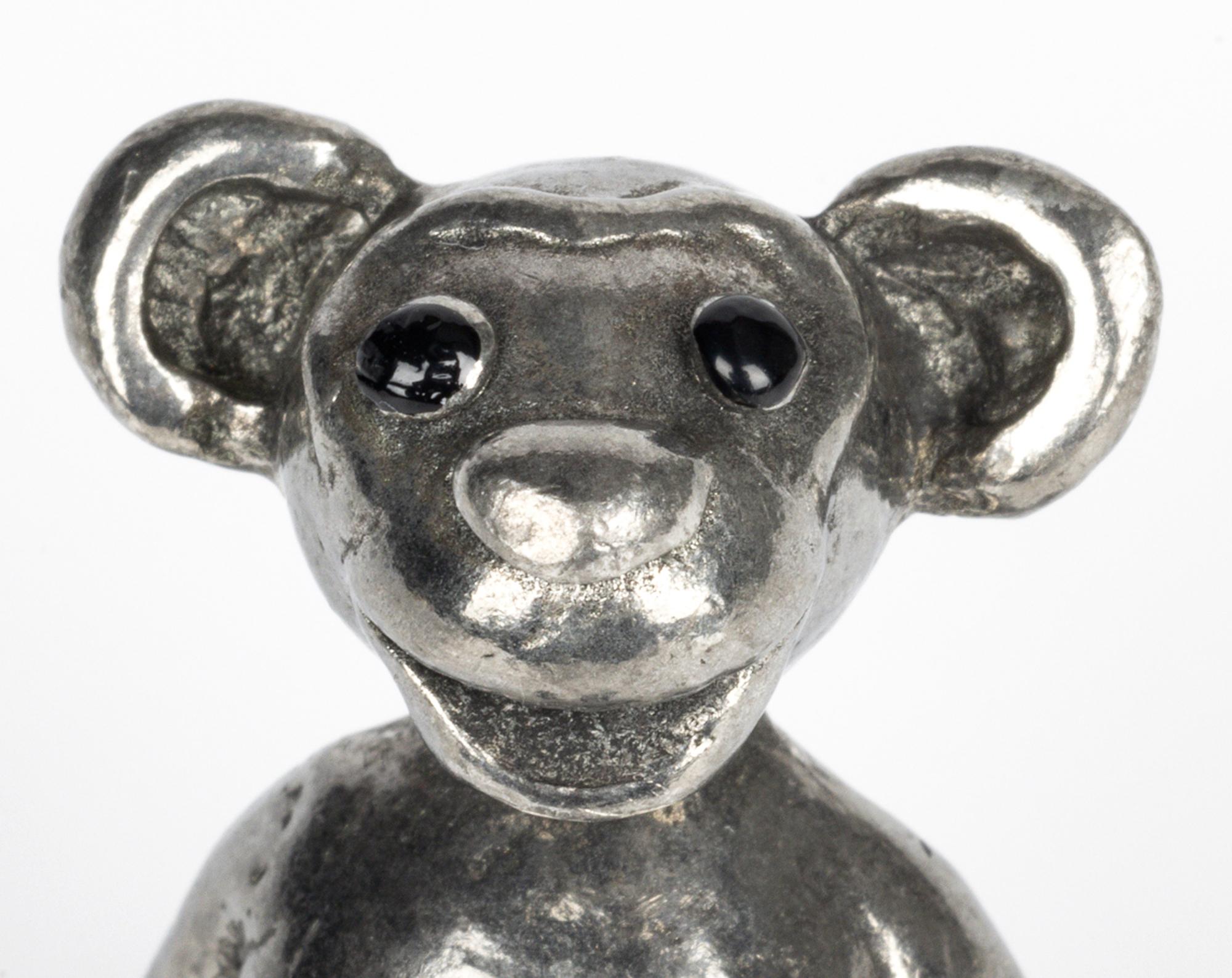 Figura de mono sentado Art Déco bañada en plata en venta 2