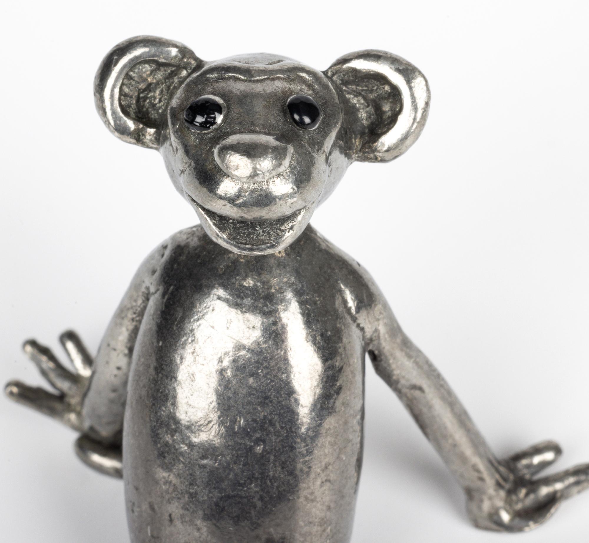Figura de mono sentado Art Déco bañada en plata en venta 4