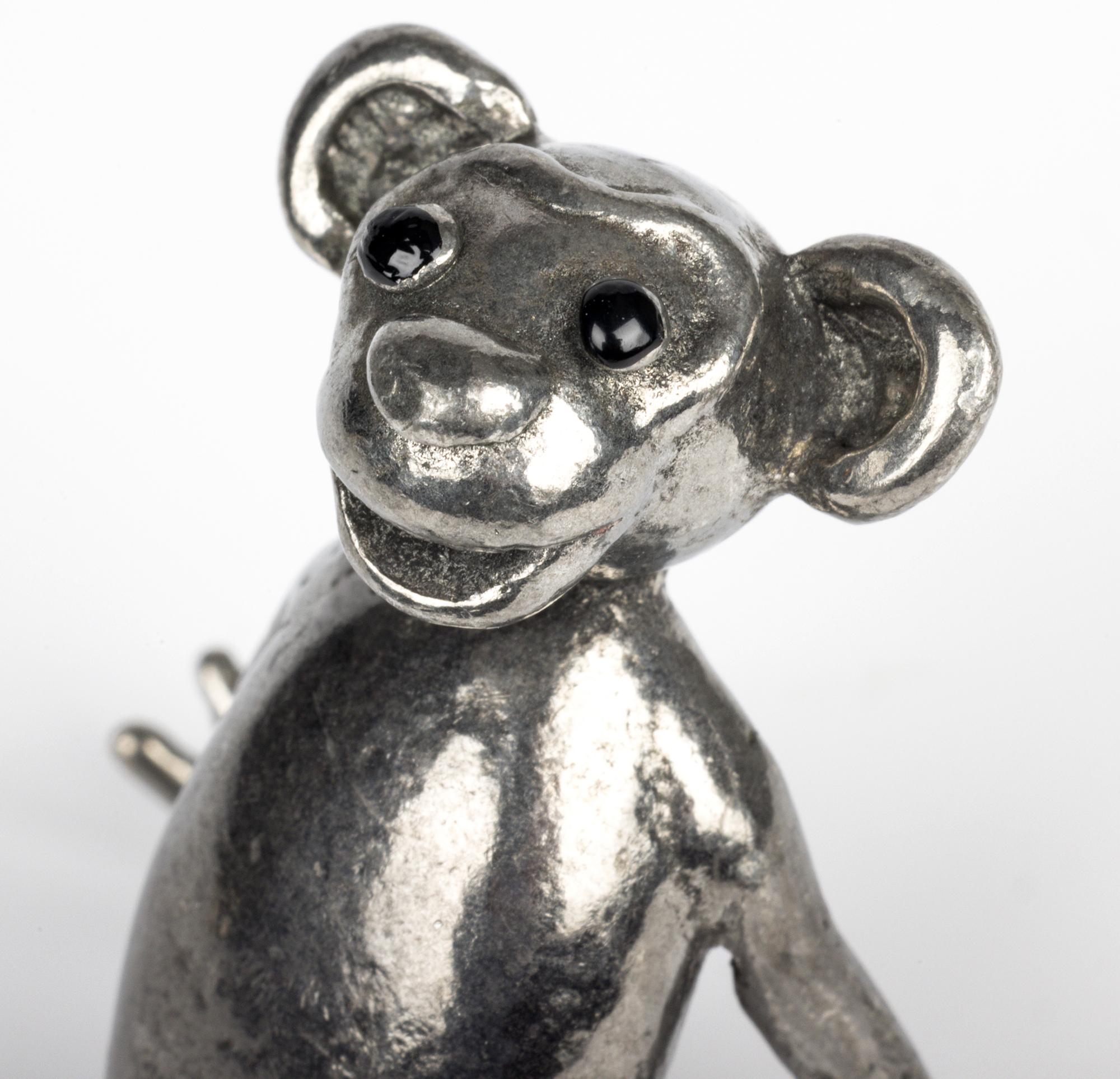 Figura de mono sentado Art Déco bañada en plata en venta 5