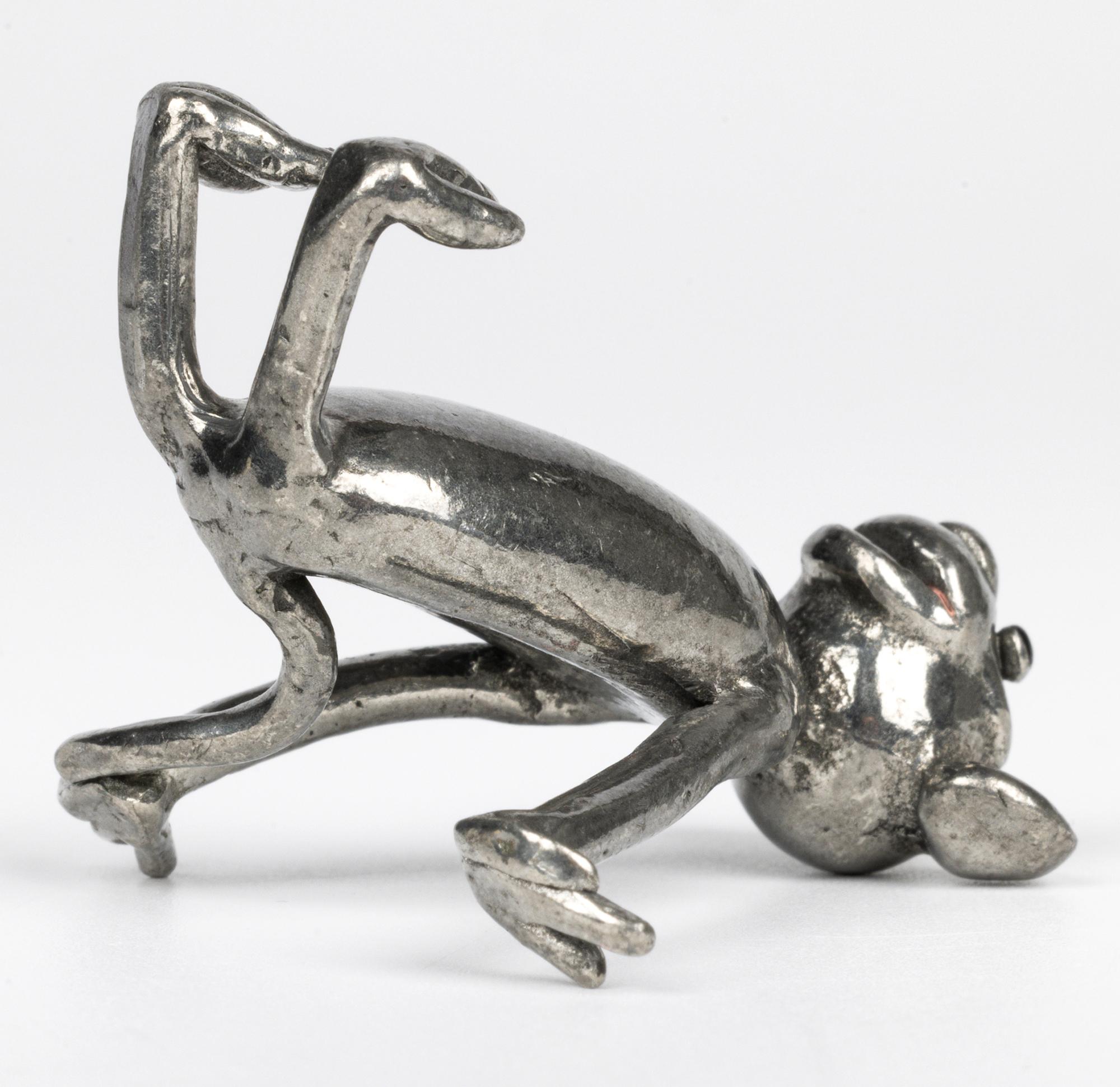 Figura de mono sentado Art Déco bañada en plata mediados del siglo XX en venta