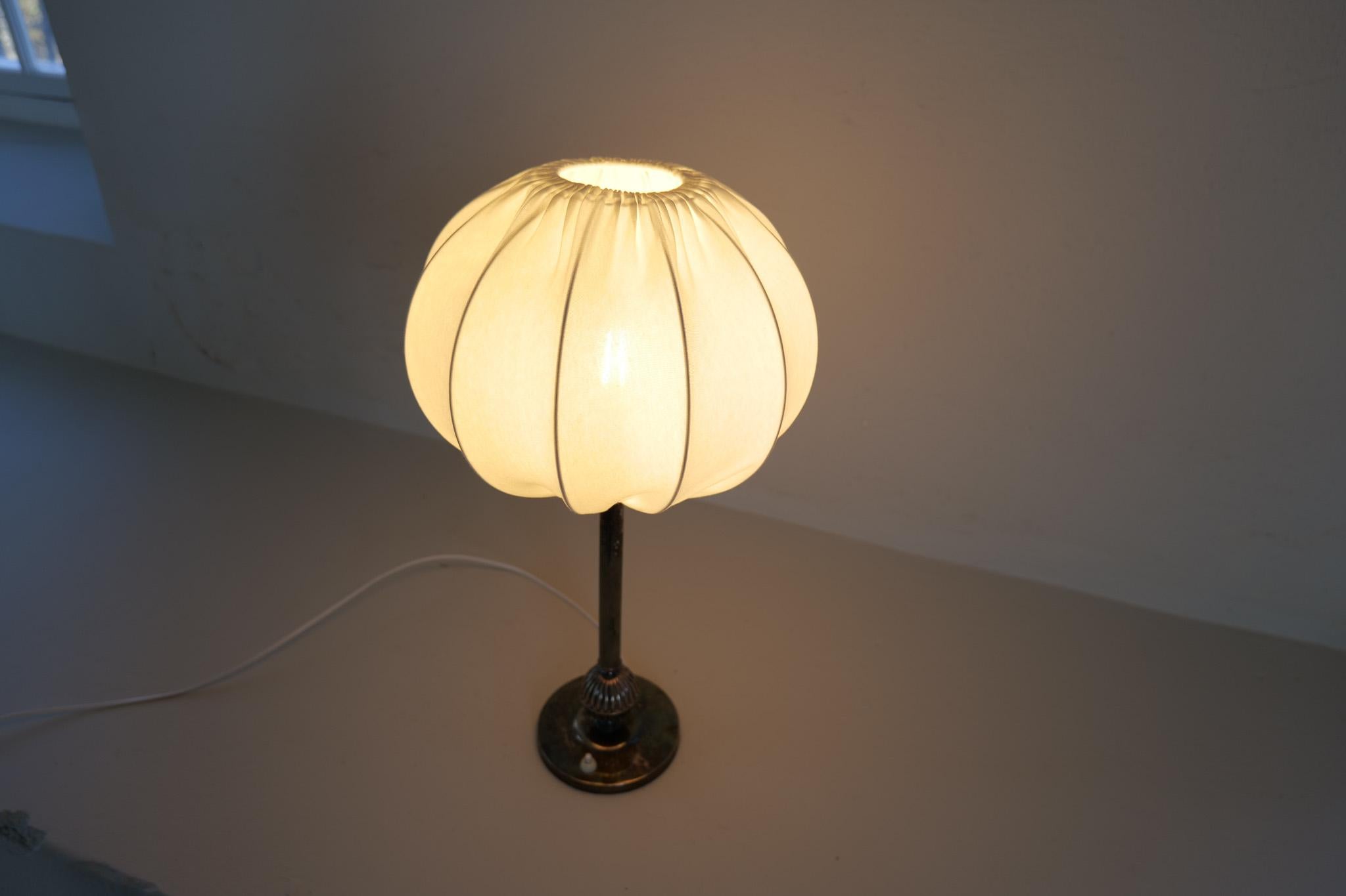 Lampada da tavolo Art Deco placcata in argento 1930 Svezia. in vendita 5