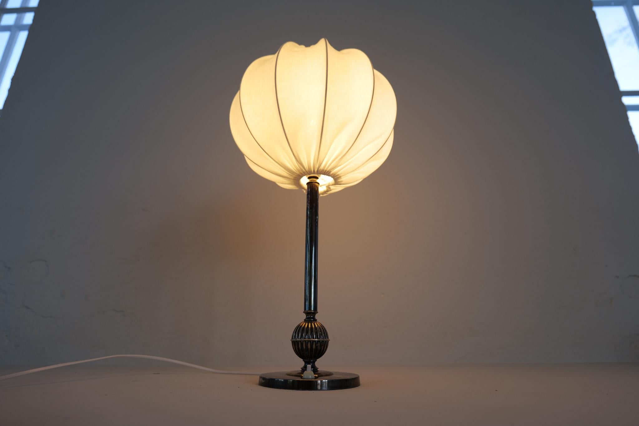 Lampada da tavolo Art Deco placcata in argento 1930 Svezia. in vendita 6