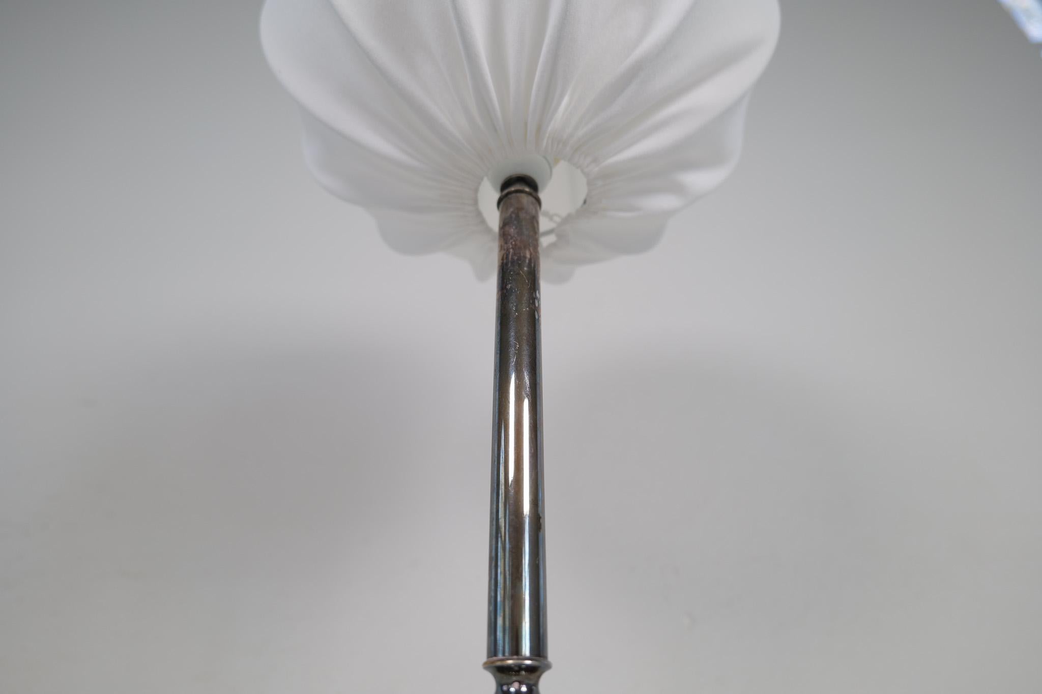 Lampada da tavolo Art Deco placcata in argento 1930 Svezia. in vendita 1
