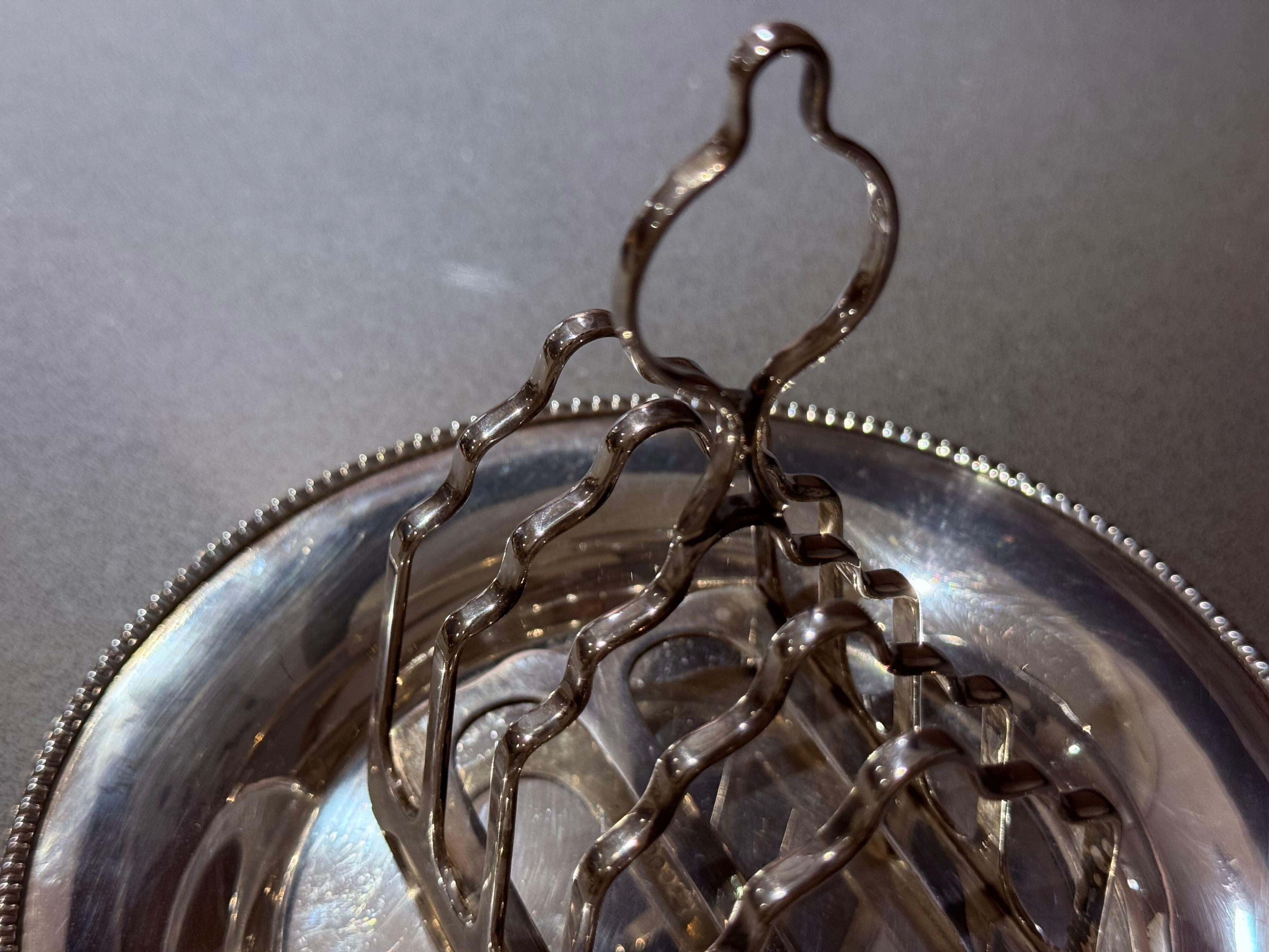 Early 20th Century Art Deco Silver-Plated Toast Rack with Matching Tray, Vintage English Breakfast For Sale