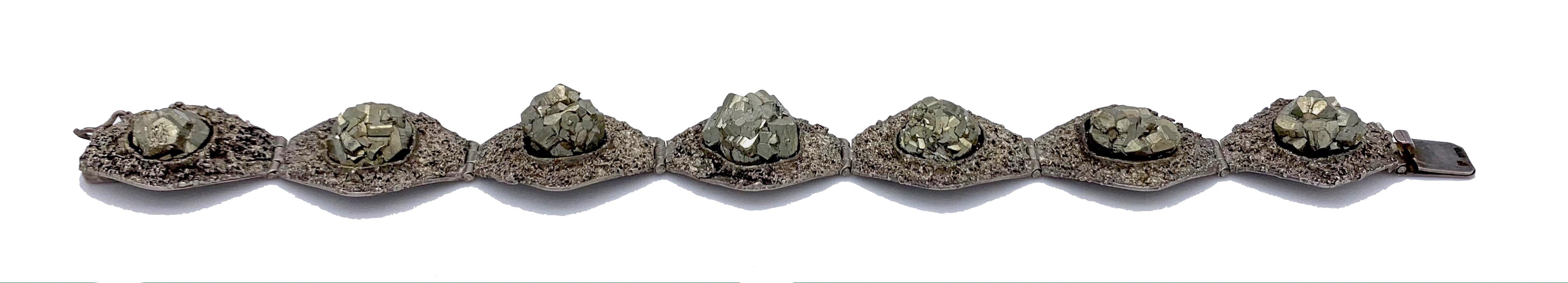 Femenino o masculino Pulsera Art Déco de cristal cúbico de pirita de plata en venta