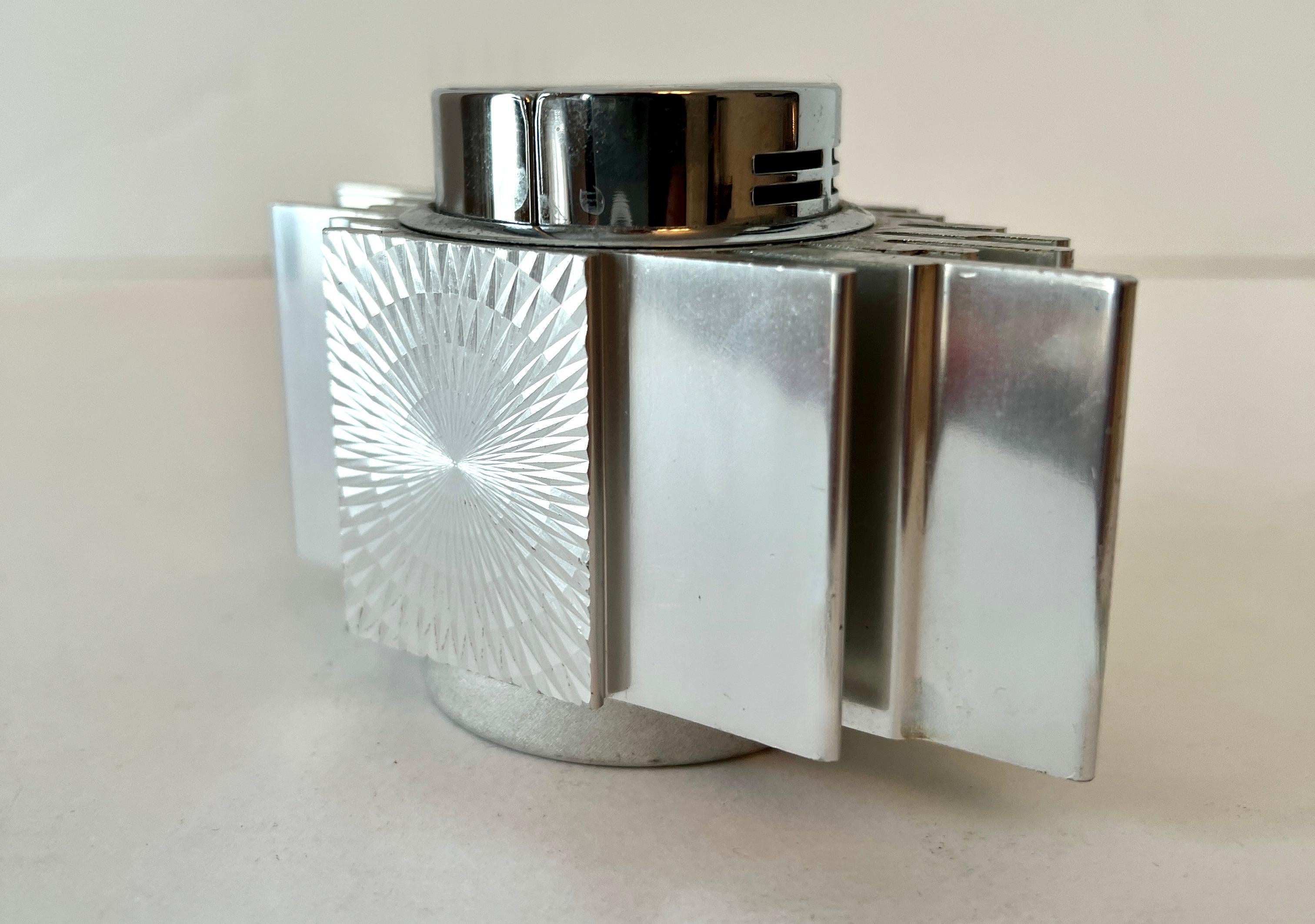 Hand-Crafted Art Deco Silver Table Lighter For Sale