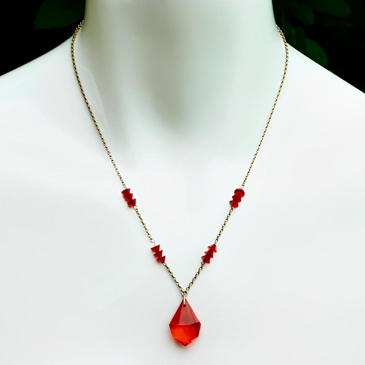 Art Deco Silver Tone Drop Pendant Necklace with Red Glass Crystals In Good Condition For Sale In London, GB