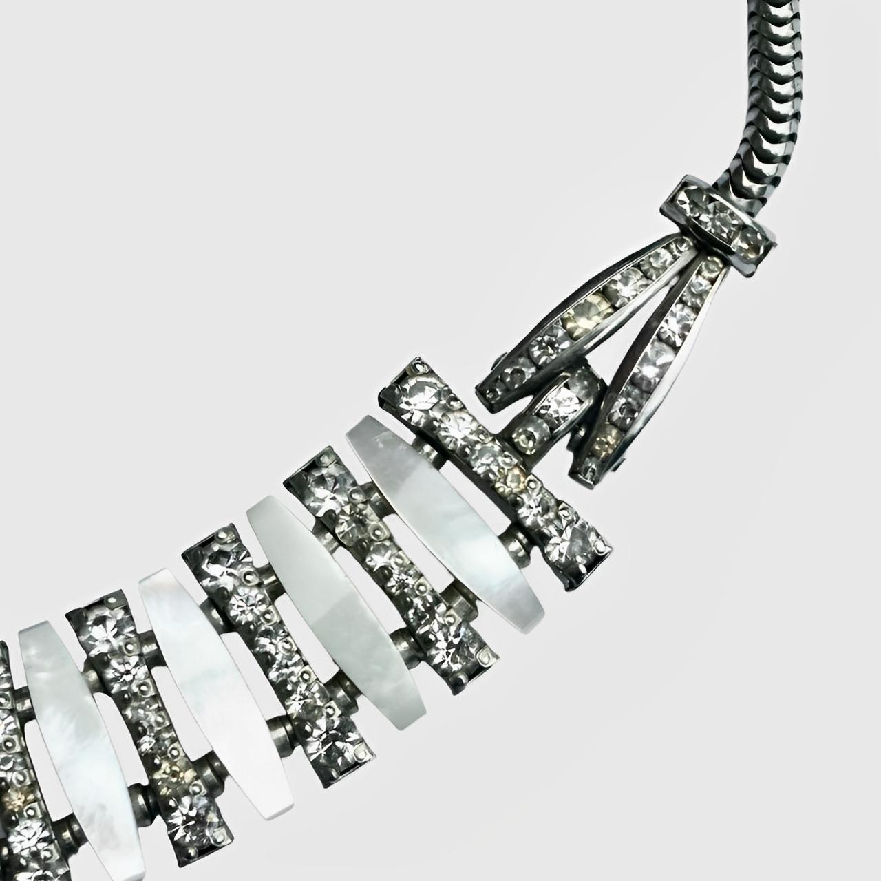 Art Deco Silver Tone Mother of Pearl and Rhinestone Necklace circa 1930s For Sale 2
