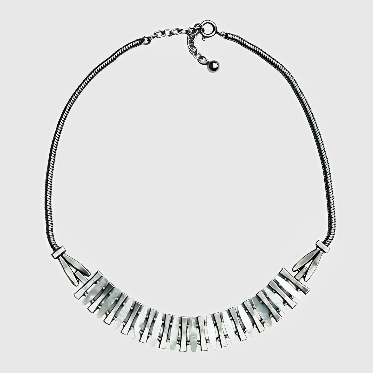 Art Deco Silver Tone Mother of Pearl and Rhinestone Necklace circa 1930s For Sale 3