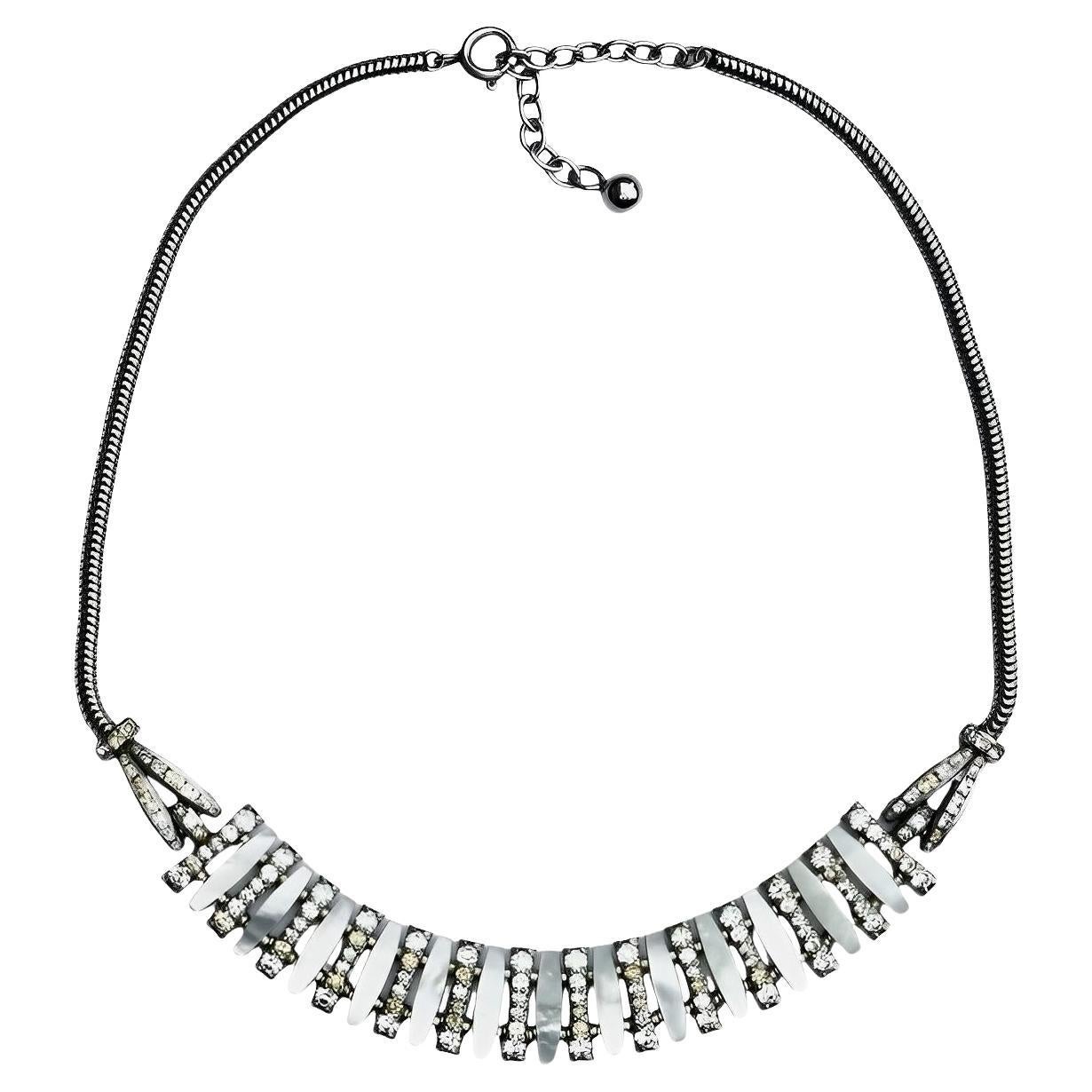 Collar Art Decó de nácar y brillantes en tono plateado circa años 30