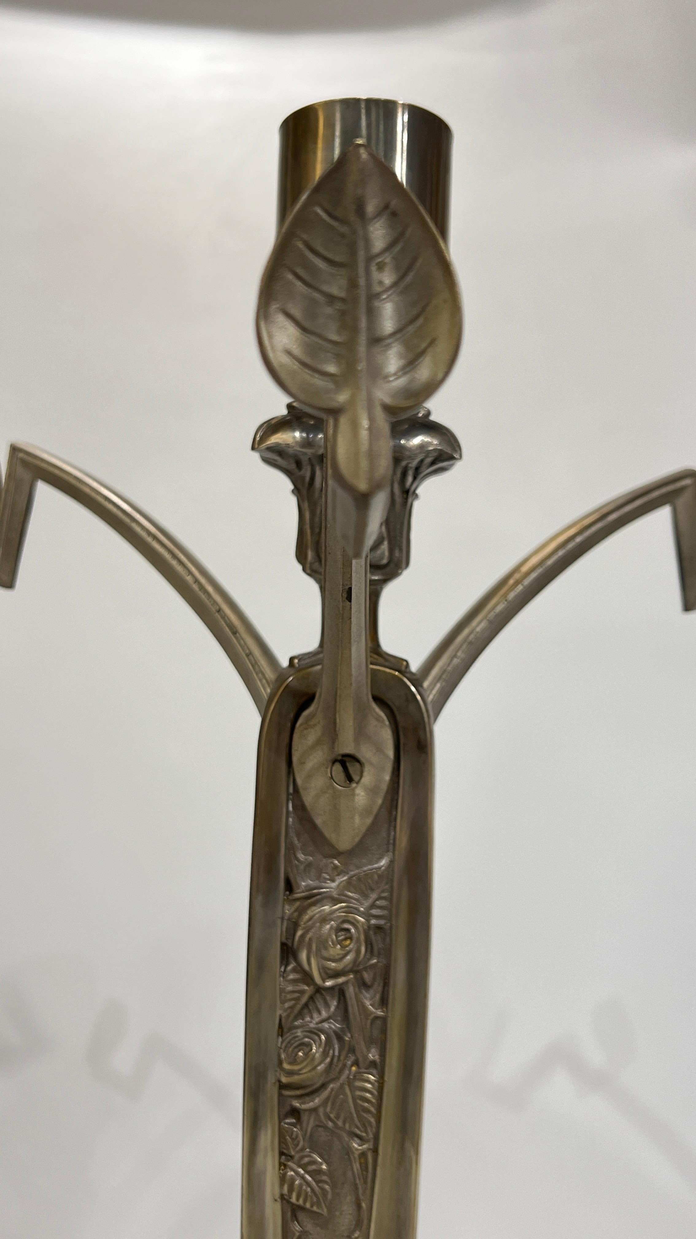 Art Deco Silvered Bronze and Frosted Glass Table Lamp In Good Condition For Sale In New York, NY