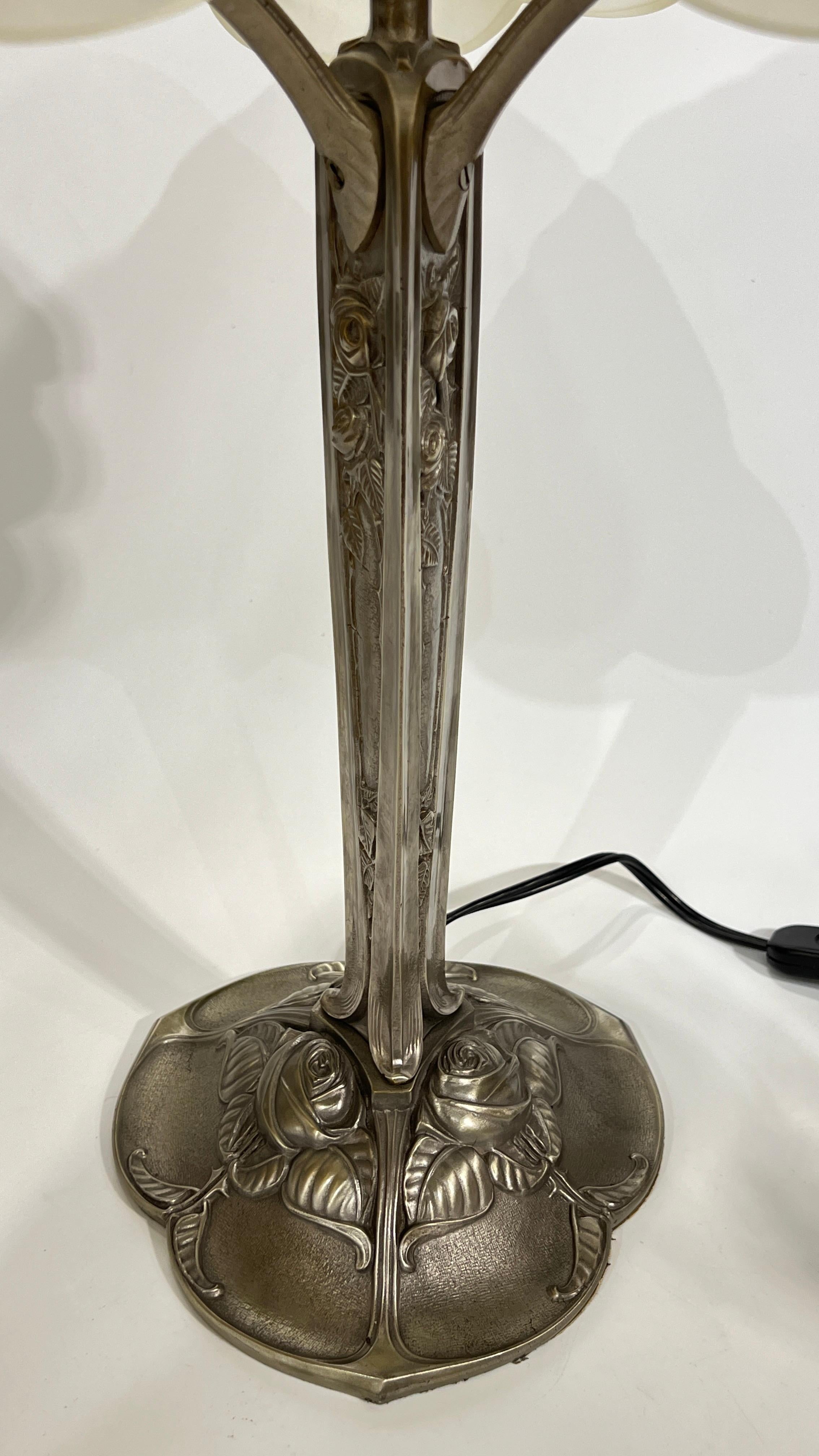 Art Deco Silvered Bronze and Frosted Glass Table Lamp For Sale 2