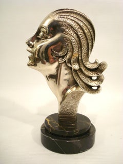 Escultura Art Decó de busto de mujer en bronce plateado / Francia, 1930
