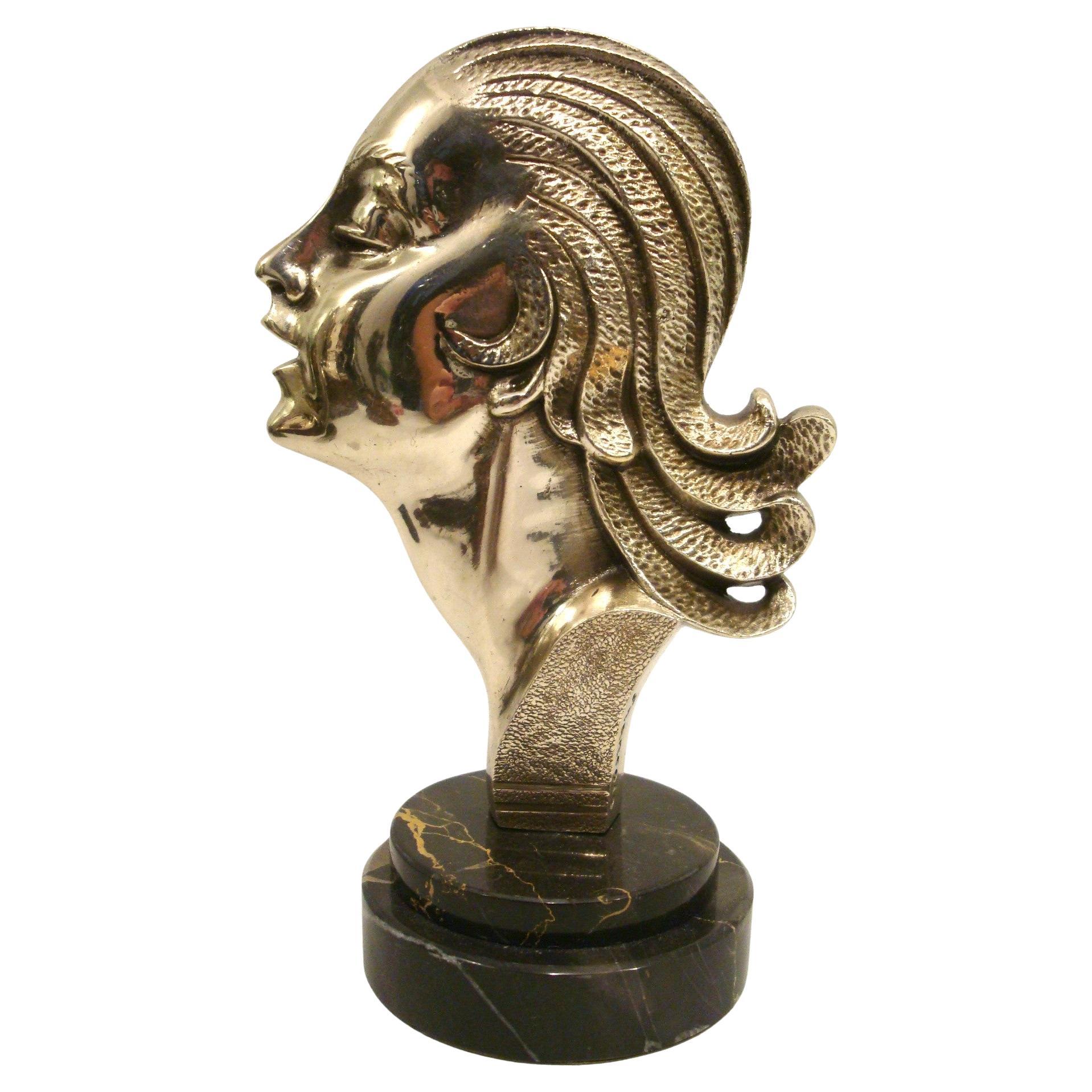 Escultura Art Decó de busto de mujer en bronce plateado / Francia, 1930 en venta