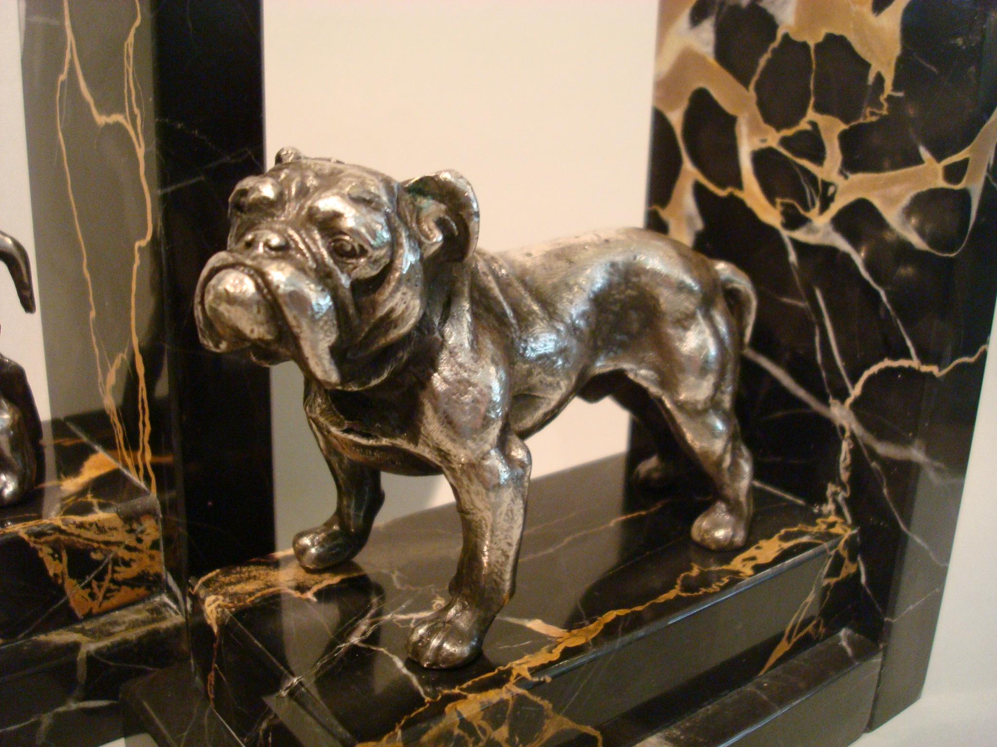 Art Deco Silvered Bronze English Bulldog Bookends, France, 1920s In Good Condition In Buenos Aires, Olivos