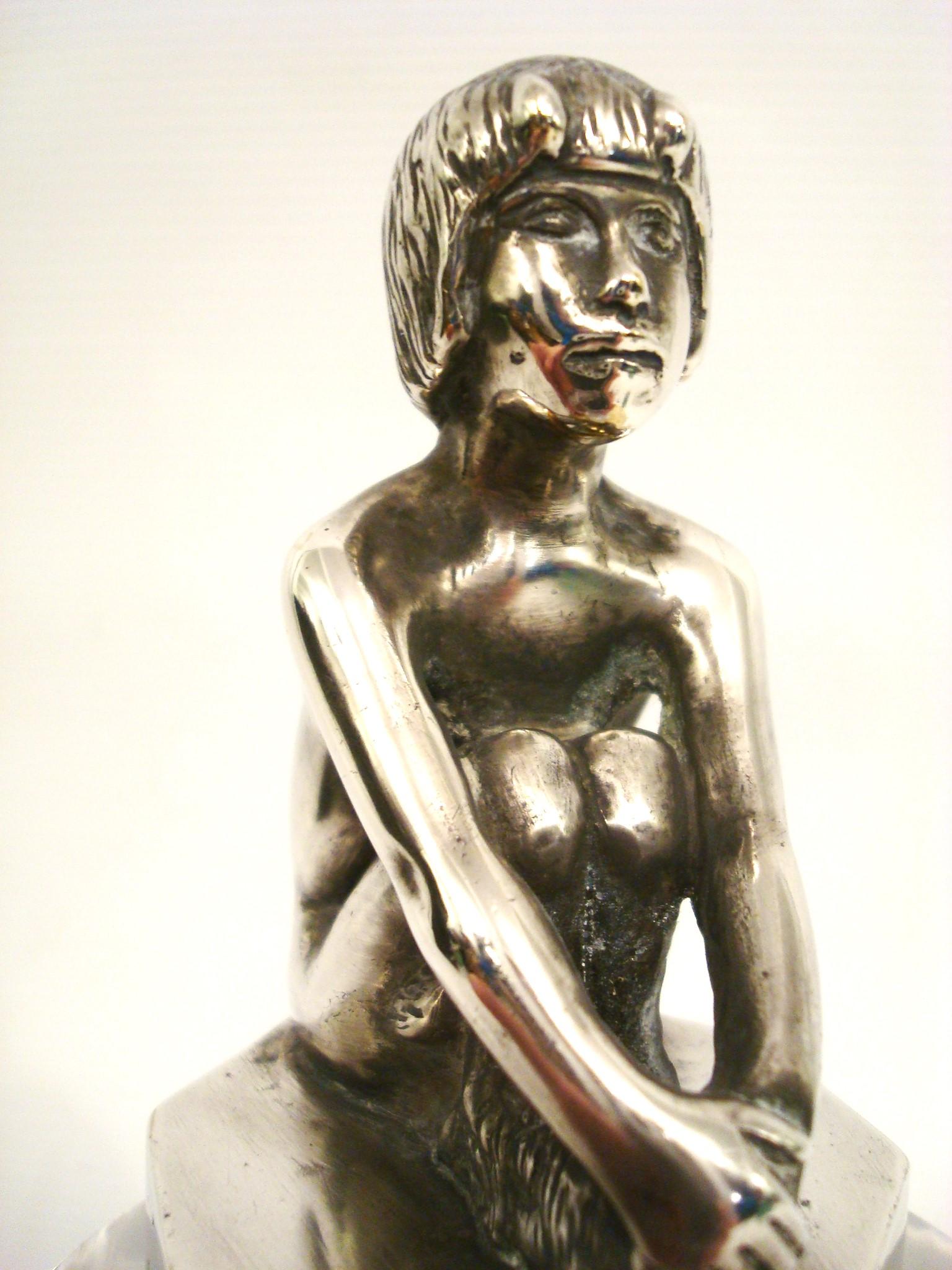 Art Deco Faun aus versilberter Bronze, Auto Maskottchen Kühlerfigur, Frankreich, 1920 (Französisch) im Angebot